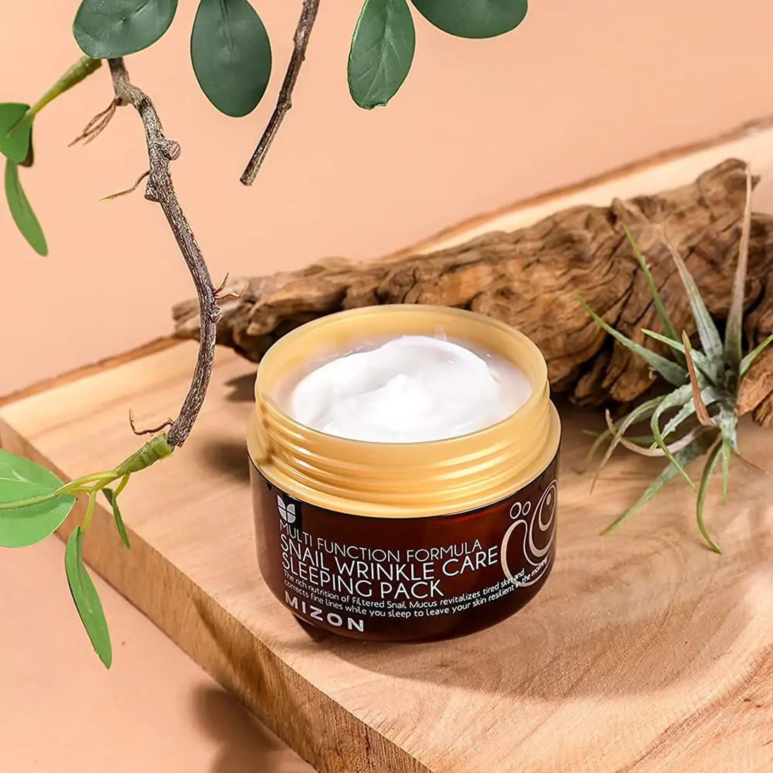 Mască de noapte cu filtratul de mucină de melc Mizon Snail Wrinkle Care Sleeping Pack 80 ml