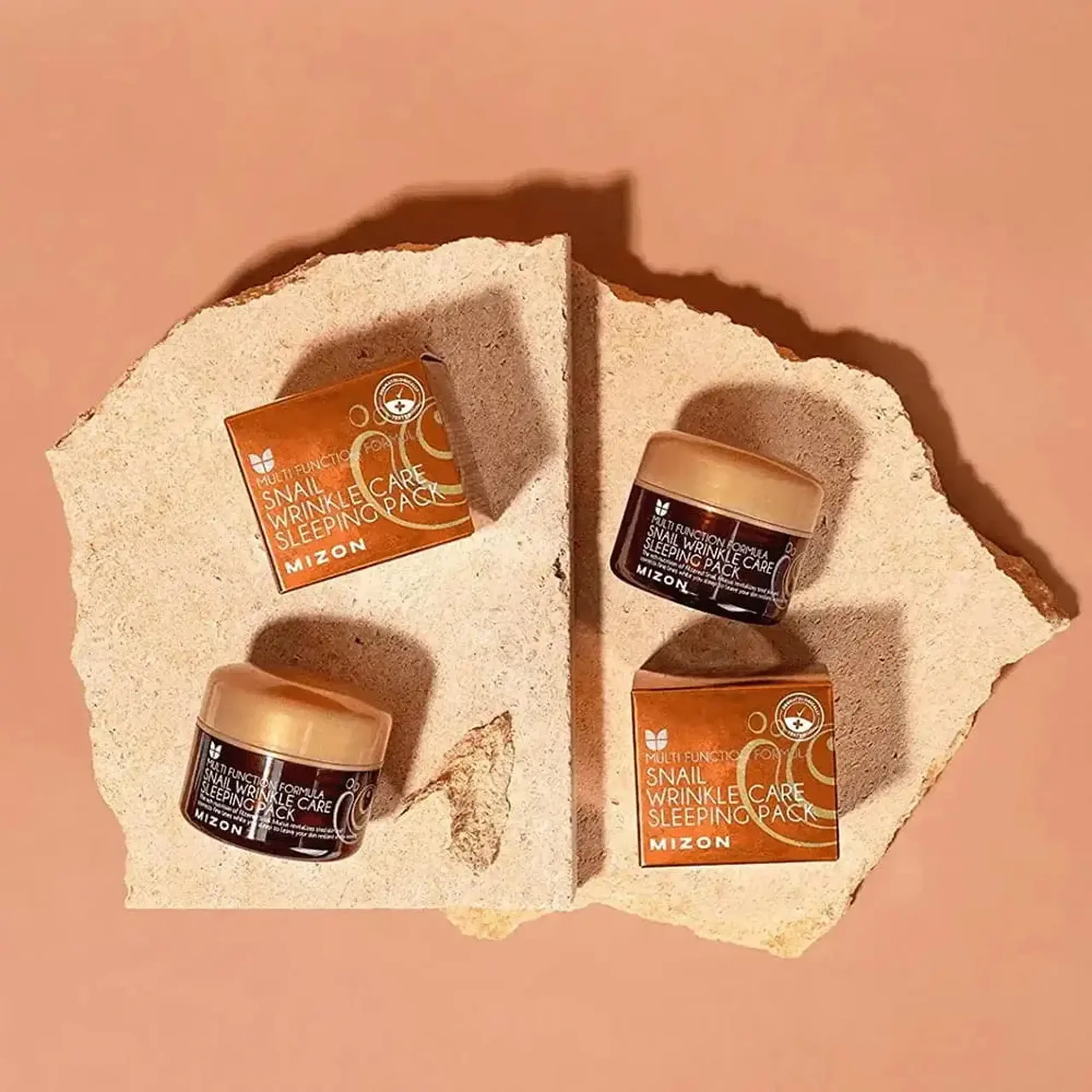 Mască de noapte cu filtratul de mucină de melc Mizon Snail Wrinkle Care Sleeping Pack 80 ml