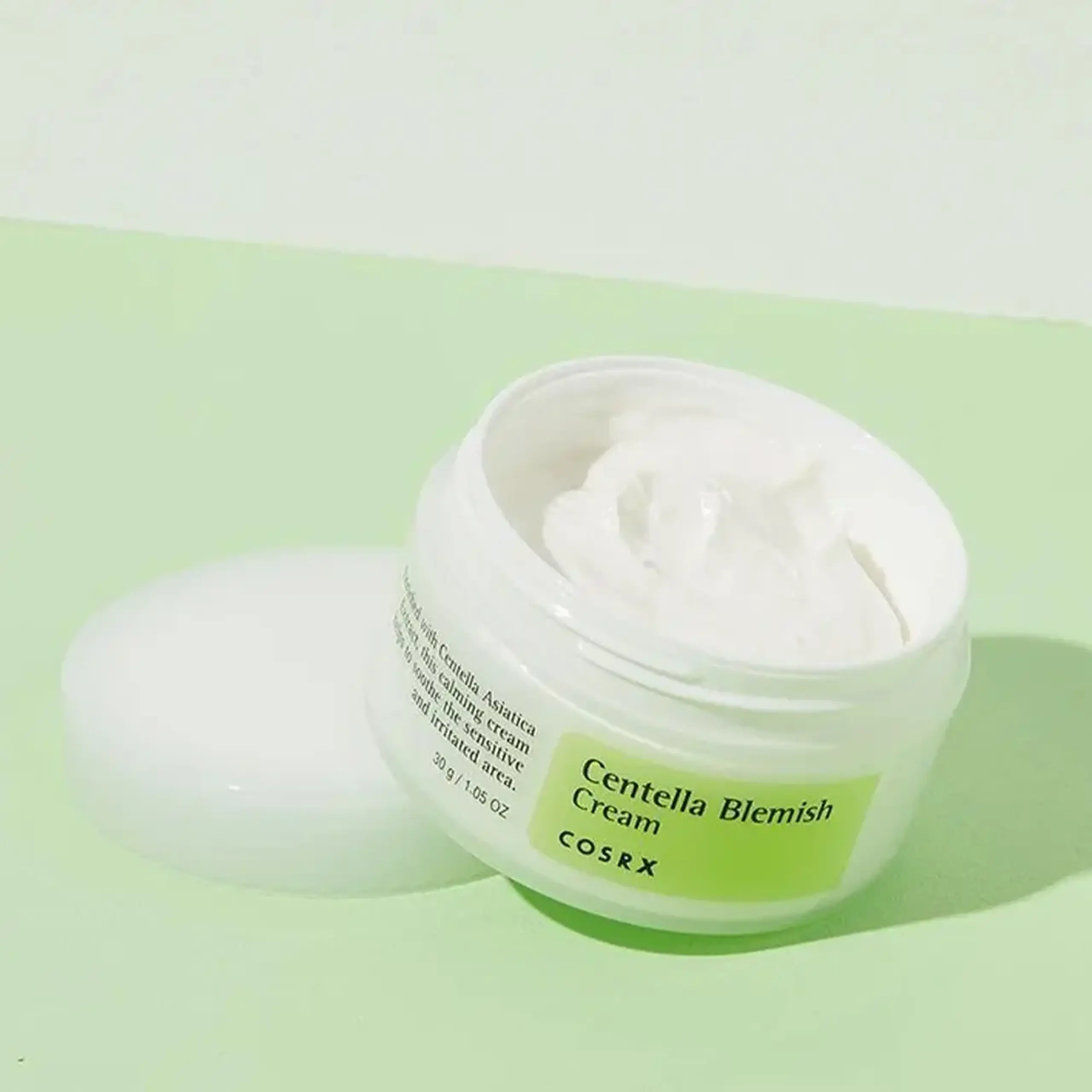 Crema hidratanta cu efect de linistire cu Centella Asiatica COSRX Centella Blemish Cream 30 ml