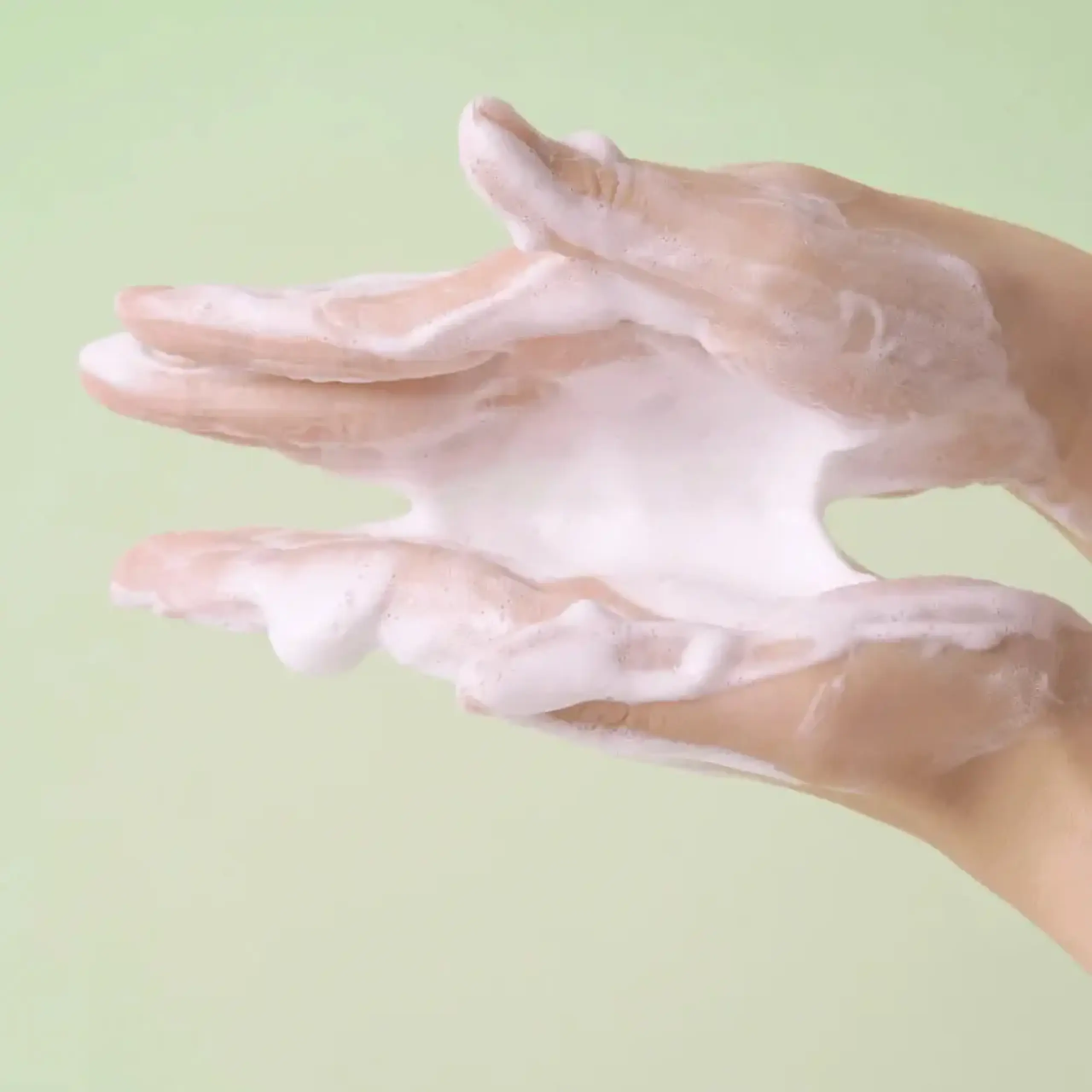 Spumă de curățare cu 0,45% acid salicilic și 0,2% ulei de arbore de ceai Skin1004 Madagascar Centella Tea-Trica BHA Foam 125ml