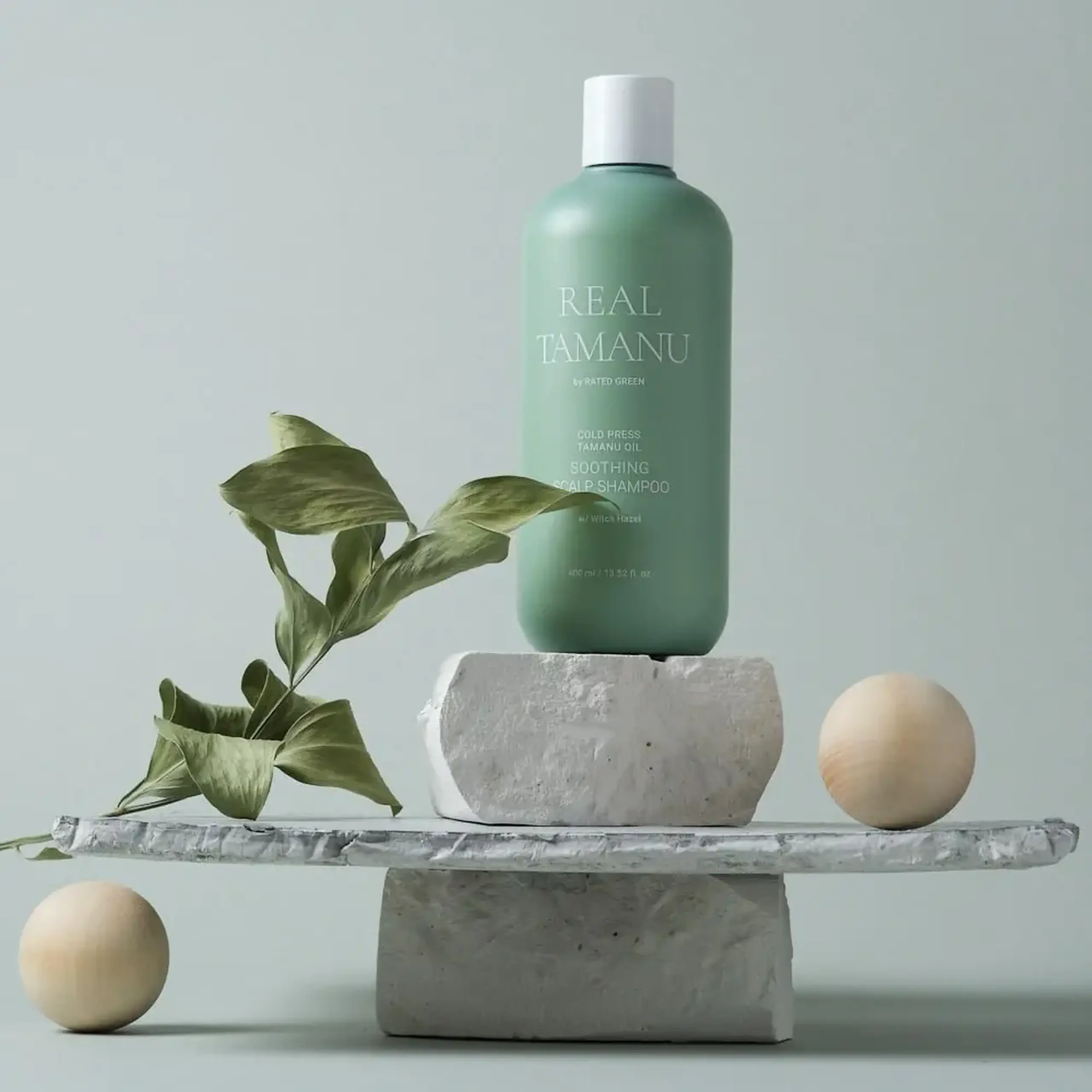Șampon cu efet antiinflamator și antioxidant Rated Green Real Tamanu Cold Press Tamanu Oil Soothing Scalp Shampoo 400 ml