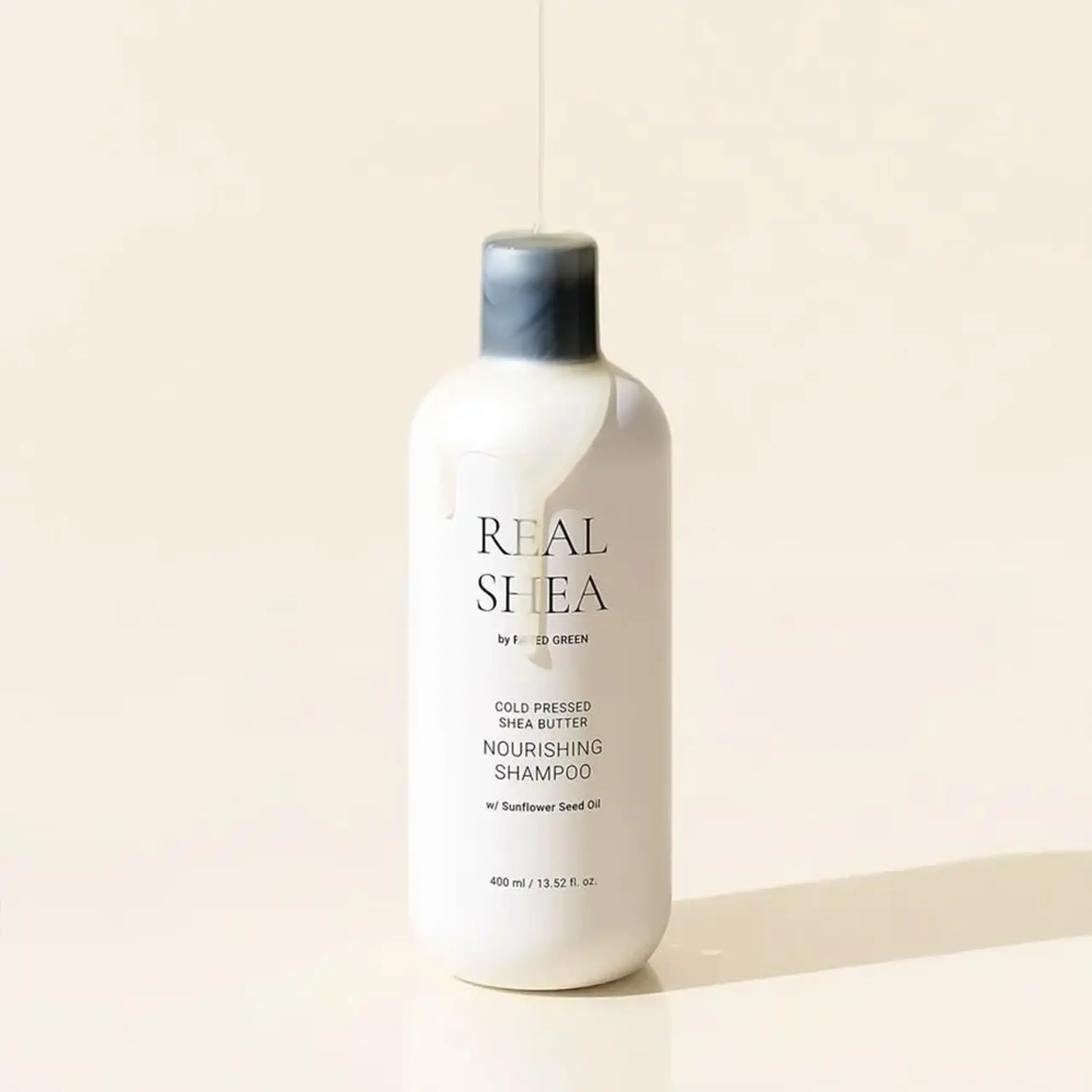 Șampon hidratant cu Unt de Shea Rated Green Cold Pressed Shea Butter Nourishing Shampoo 400ml