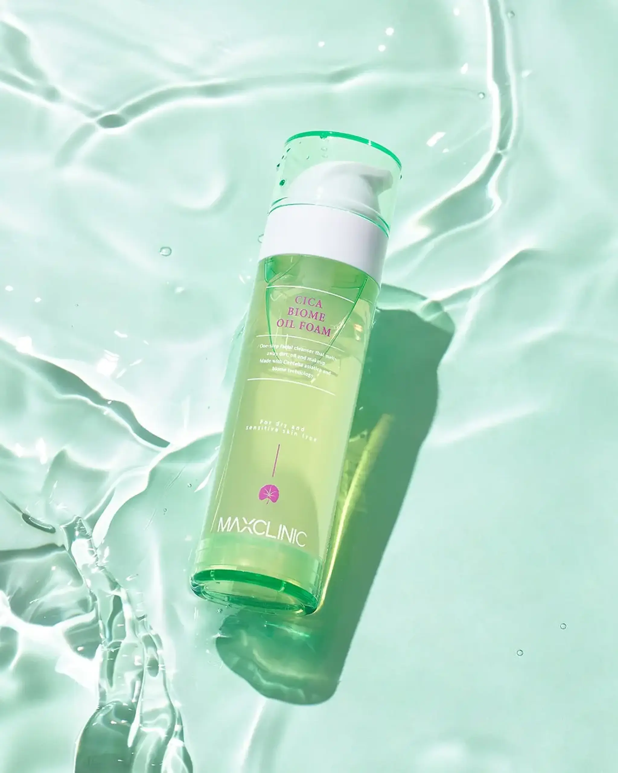 Produs multifuncțional 2 în 1 pentru pielea sensibilă Maxclinic Cica Biome Oil Foam 110g