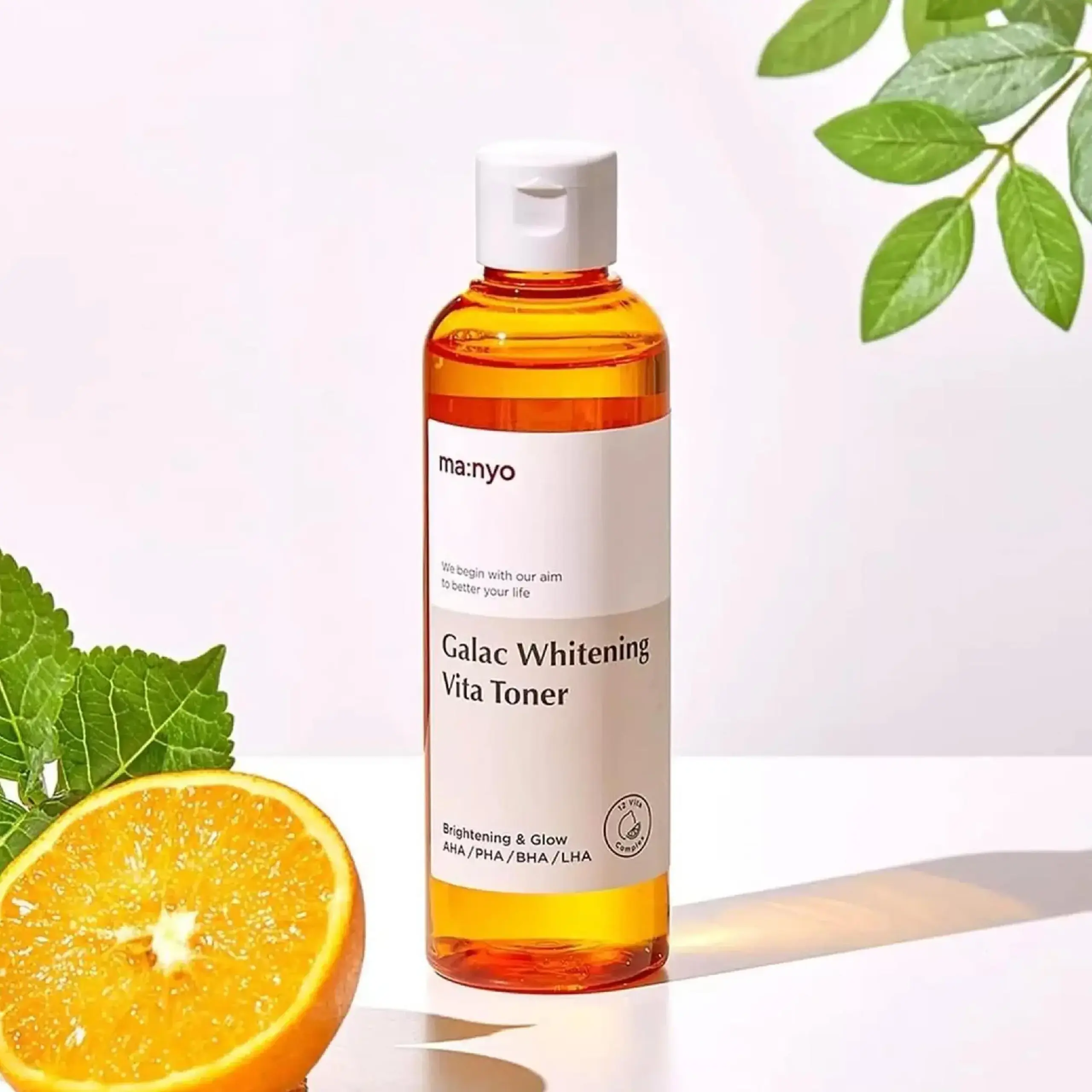 Toner exfoliant cu vitamina C şi acizi Manyo Galac Whitening Vita Toner 210ml