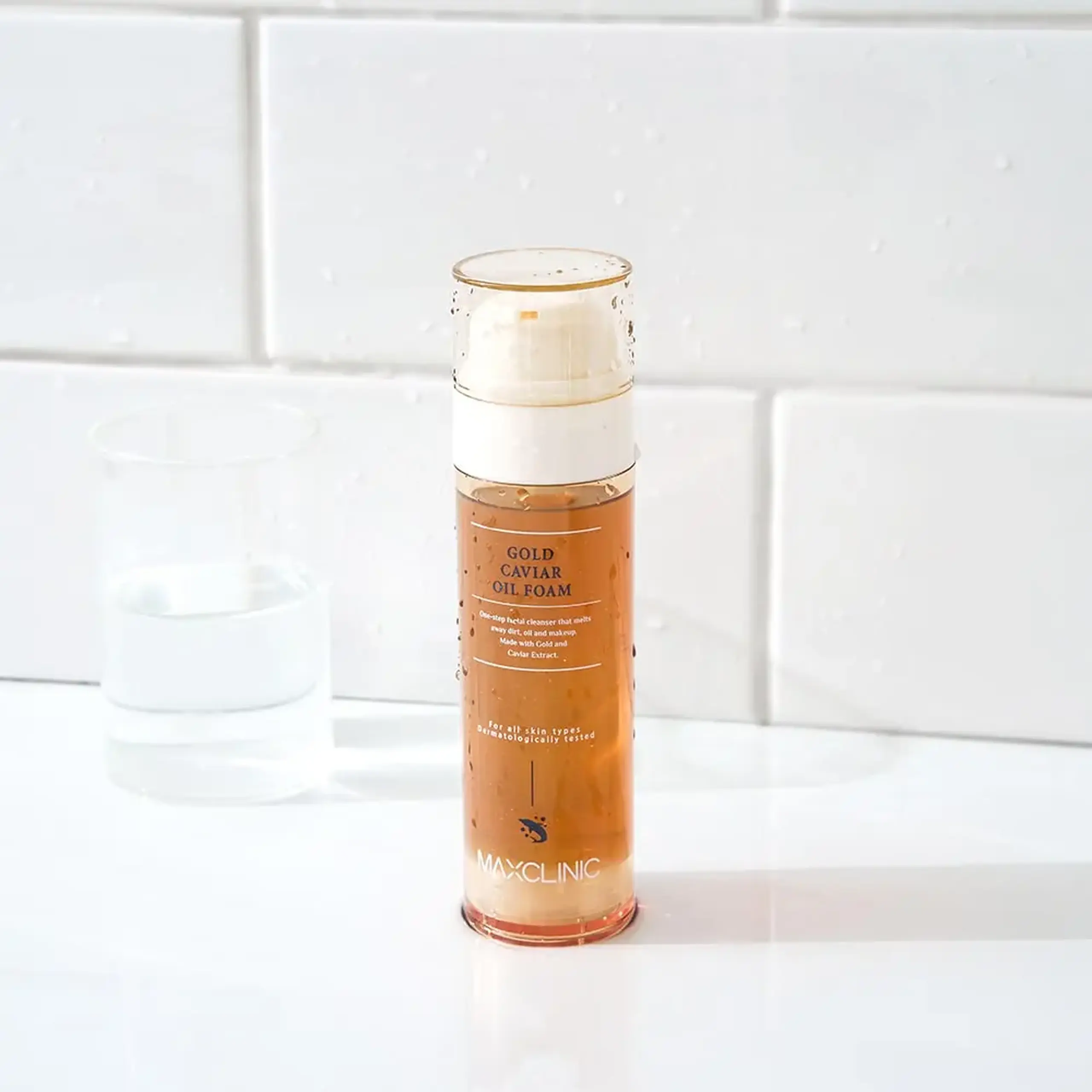 Produs multifuncțional 2 în 1 hidratant şi hipoalergenic Maxclinic Gold Caviar Oil Foam Cleanser 110g