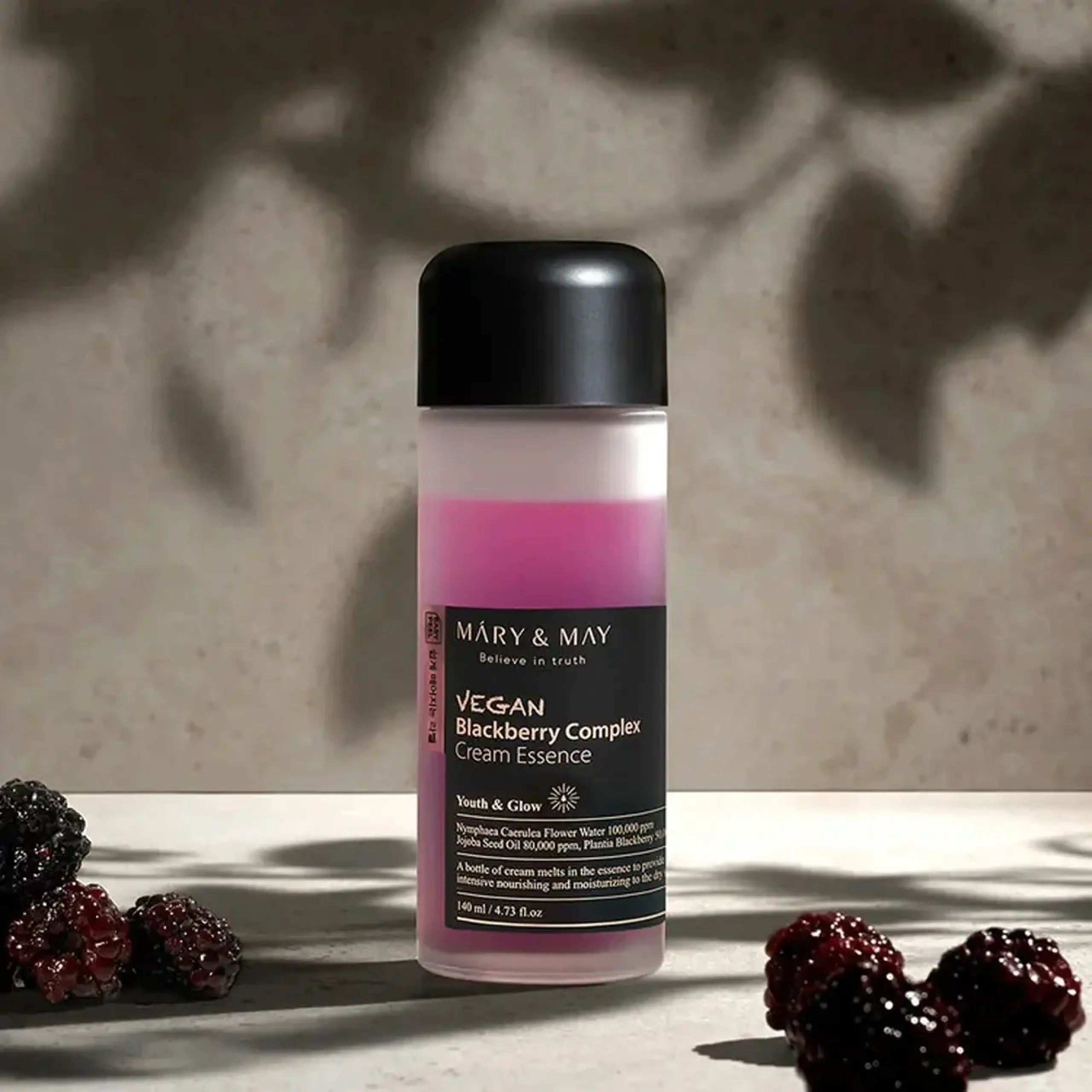 Crema-essență nutritivă cu extracte de mure Mary&May Vegan Blackberry Complex Cream Essence 140ml