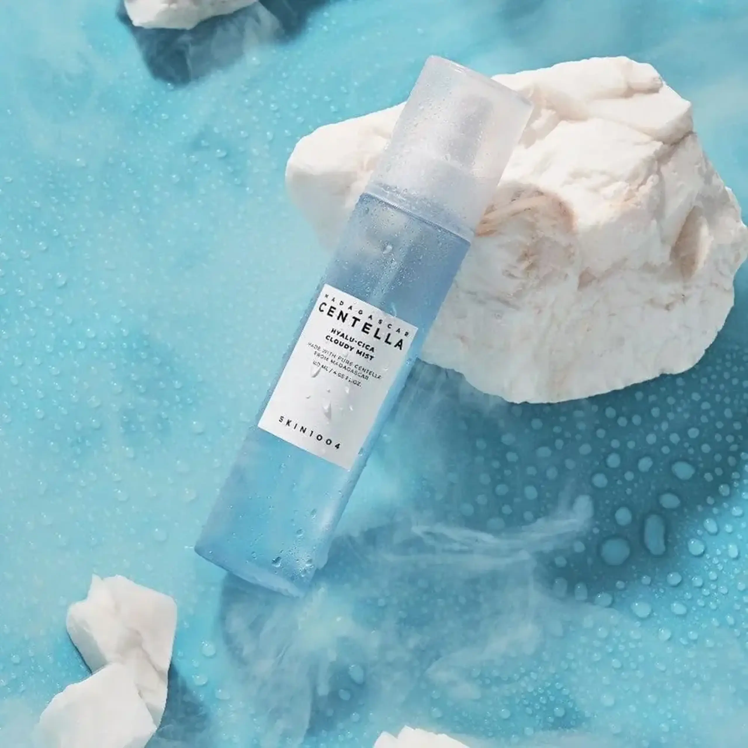 Spary hidratant cu acid hialuronic SKIN1004 Madagascar Centella Hyalu-Cica Cloudy Mist 120 ml