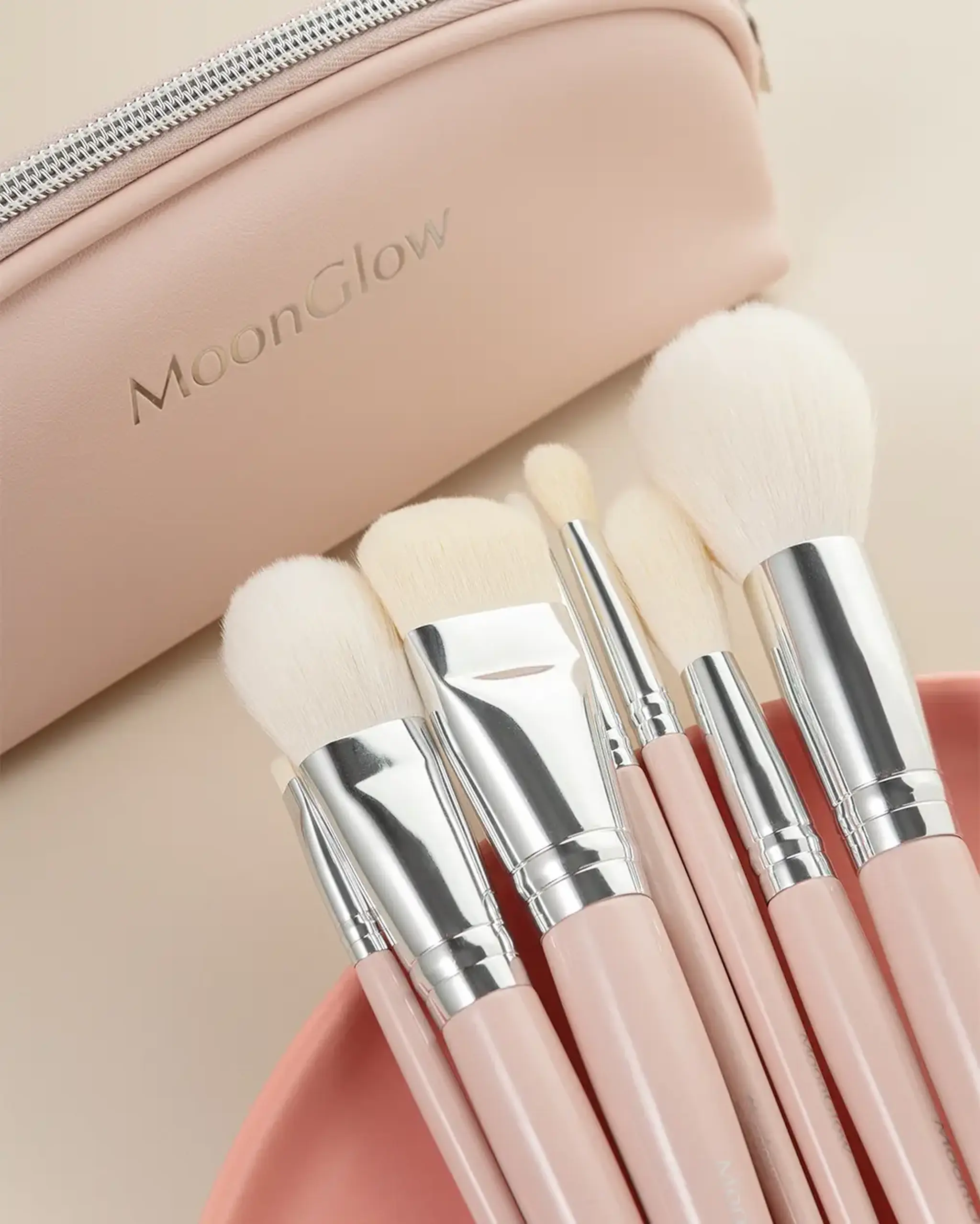 Set de pensule Moonglow Makeup Brushes 7 pcs + Trusă Cosmetică