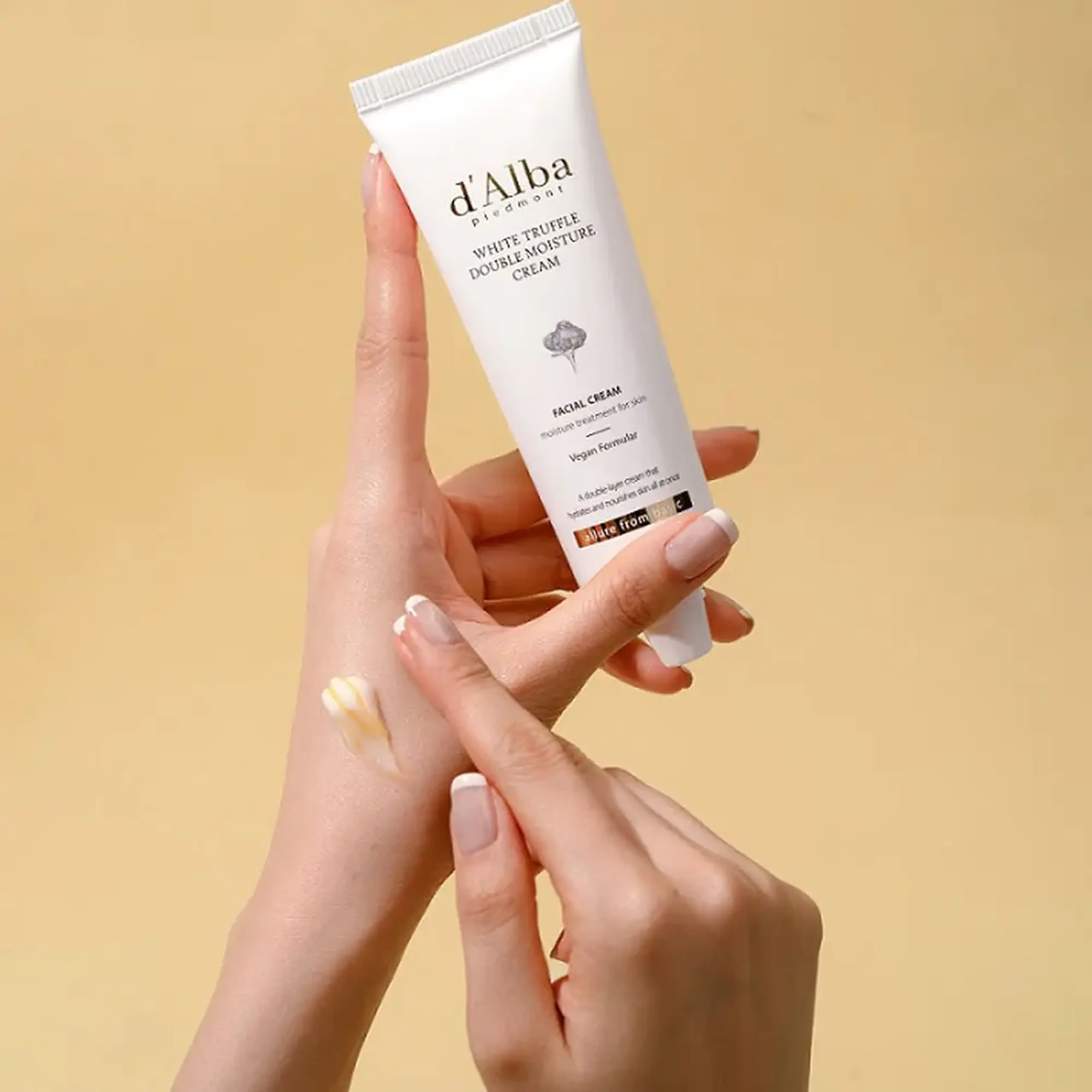 Cremă bifazică(ser -cremă) hidratantă şi nutritivă D`ALBA White Truffle Double Moisture Cream 60ml