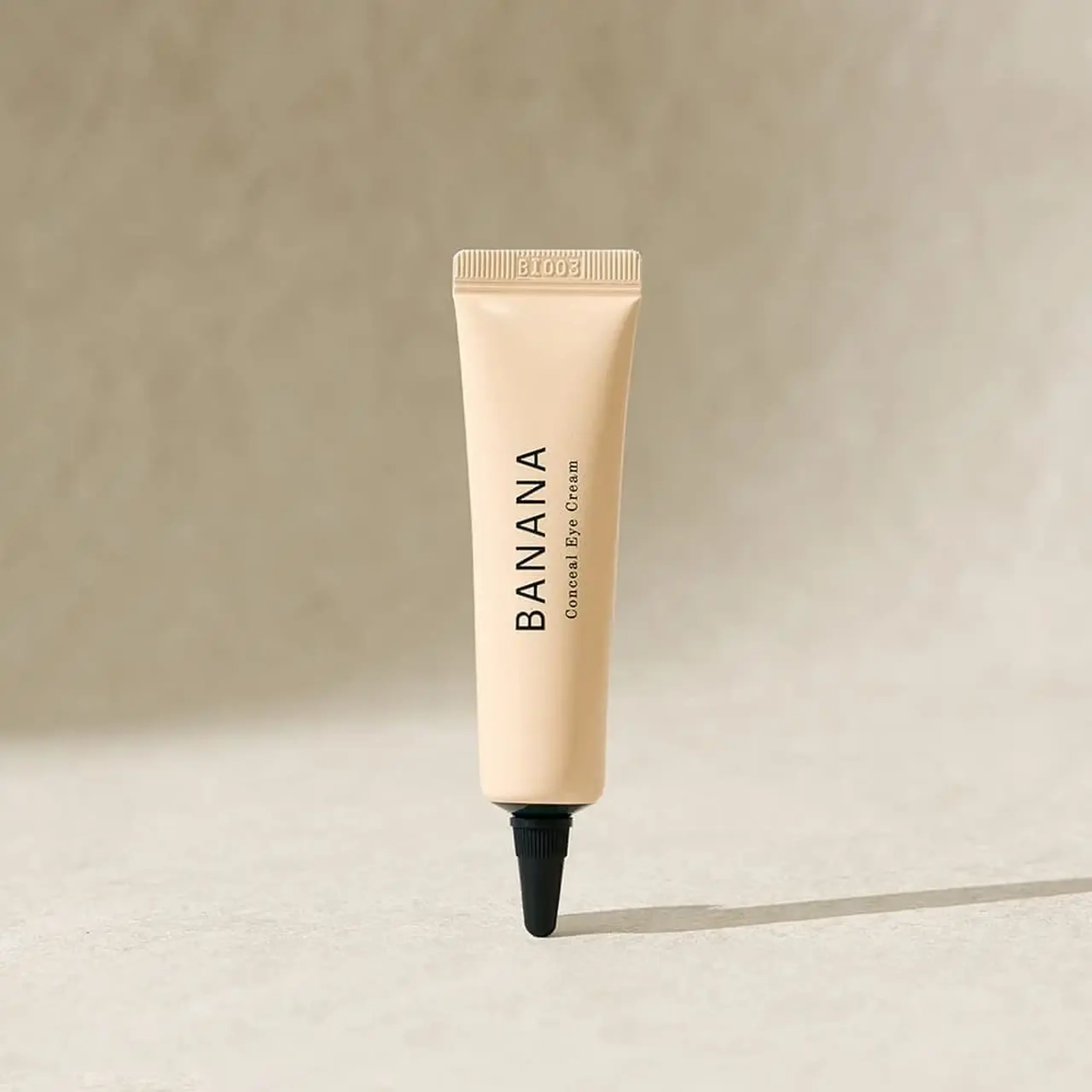 Crema de ochi cu pigment cu peptide şi extracte din plante ShaiShaiShai Banana Conceal Eye Cream 15ml