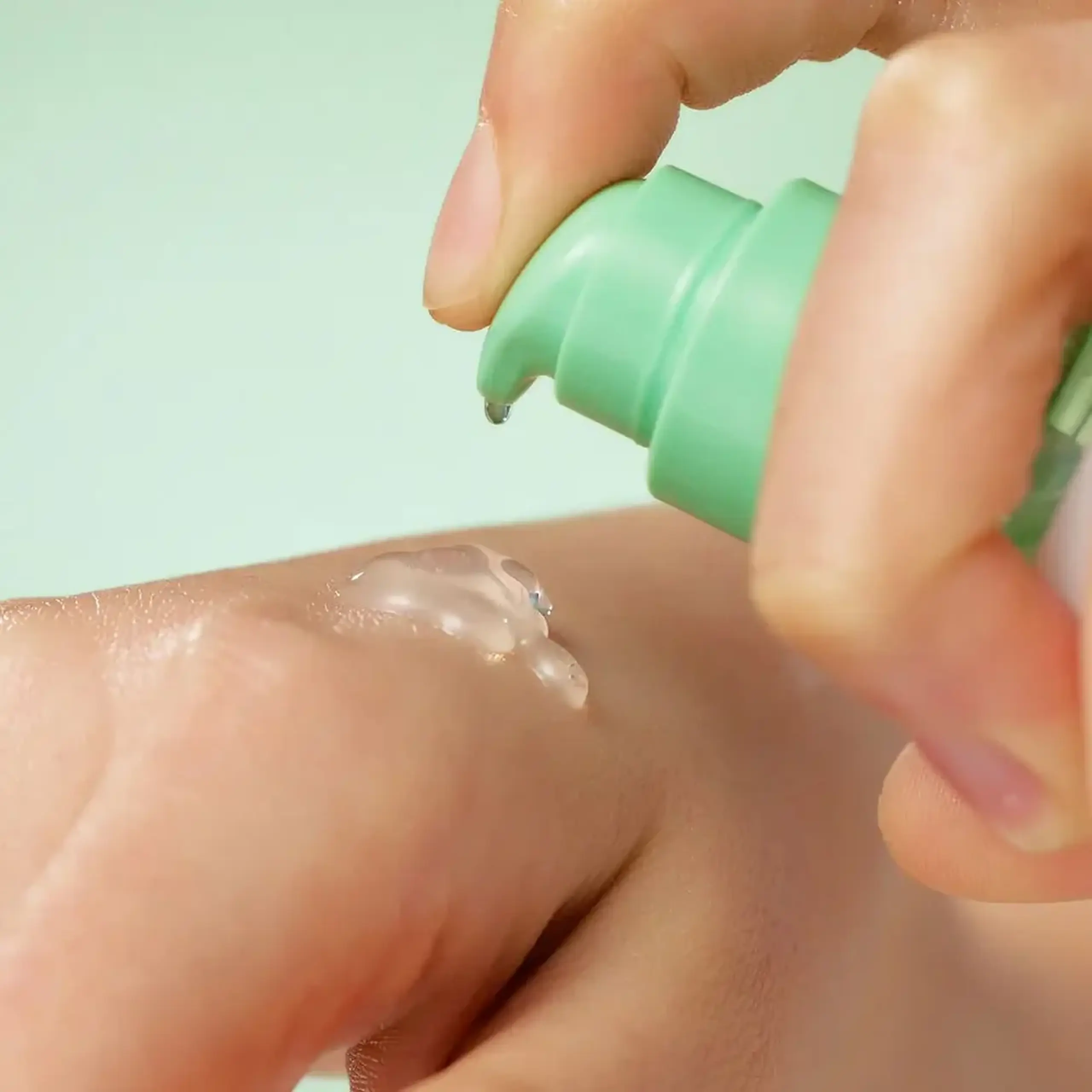Ser pentru pielea sensibilă cu 35% extract de Centella (fără Parfum) Purito SEOUL Wonder Releaf Centella Serum Unscented 60ml