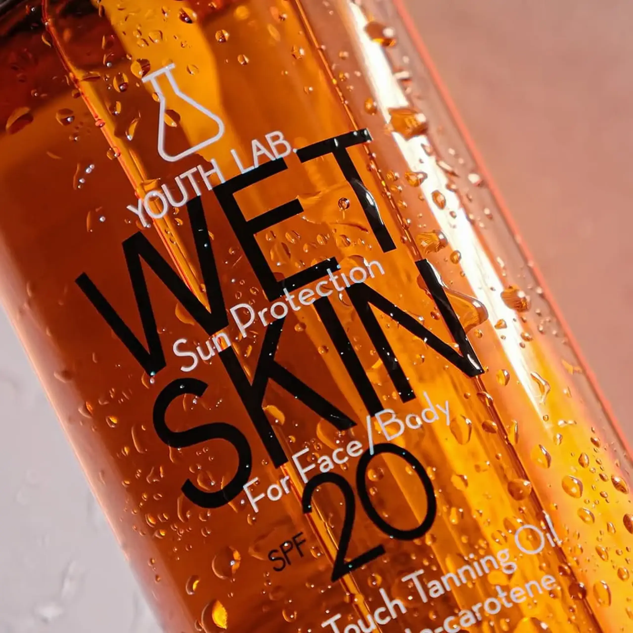 Spray de protecție solară pentru față și corp Youth Lab Wet Skin Sun Protection SPF 20 – Face & Body 200ml