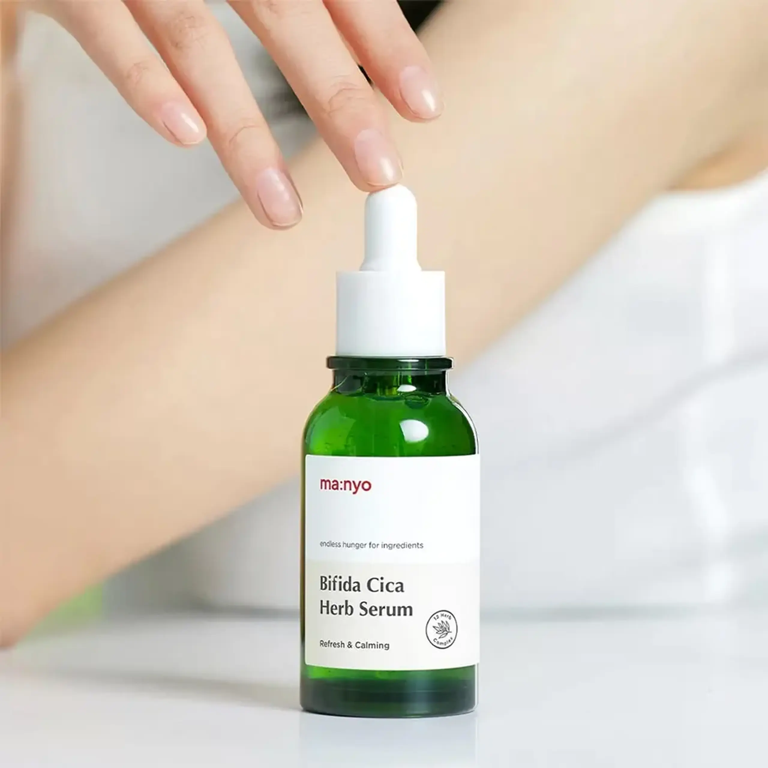 Ser calmant cu centella și bifidobacterii pentru tenul problematic Manyo Bifida Cica Herb Serum 50ml