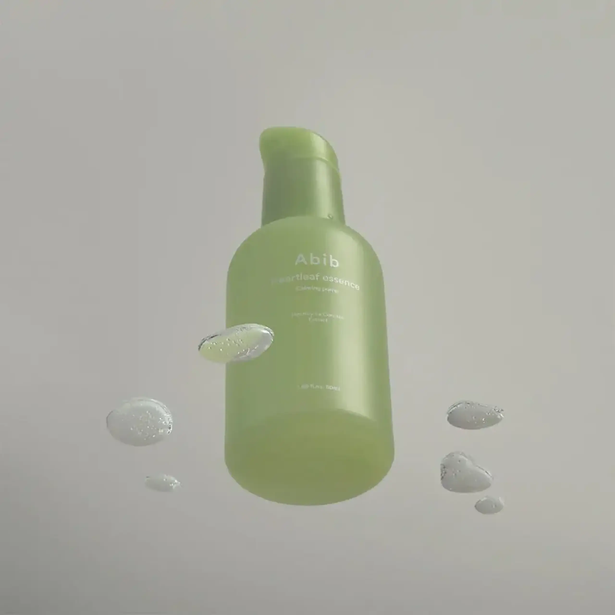 Esență zilnică calmantă cu extract de Houttuynia Abib Heartleaf Essence Calming Pump 50 ml