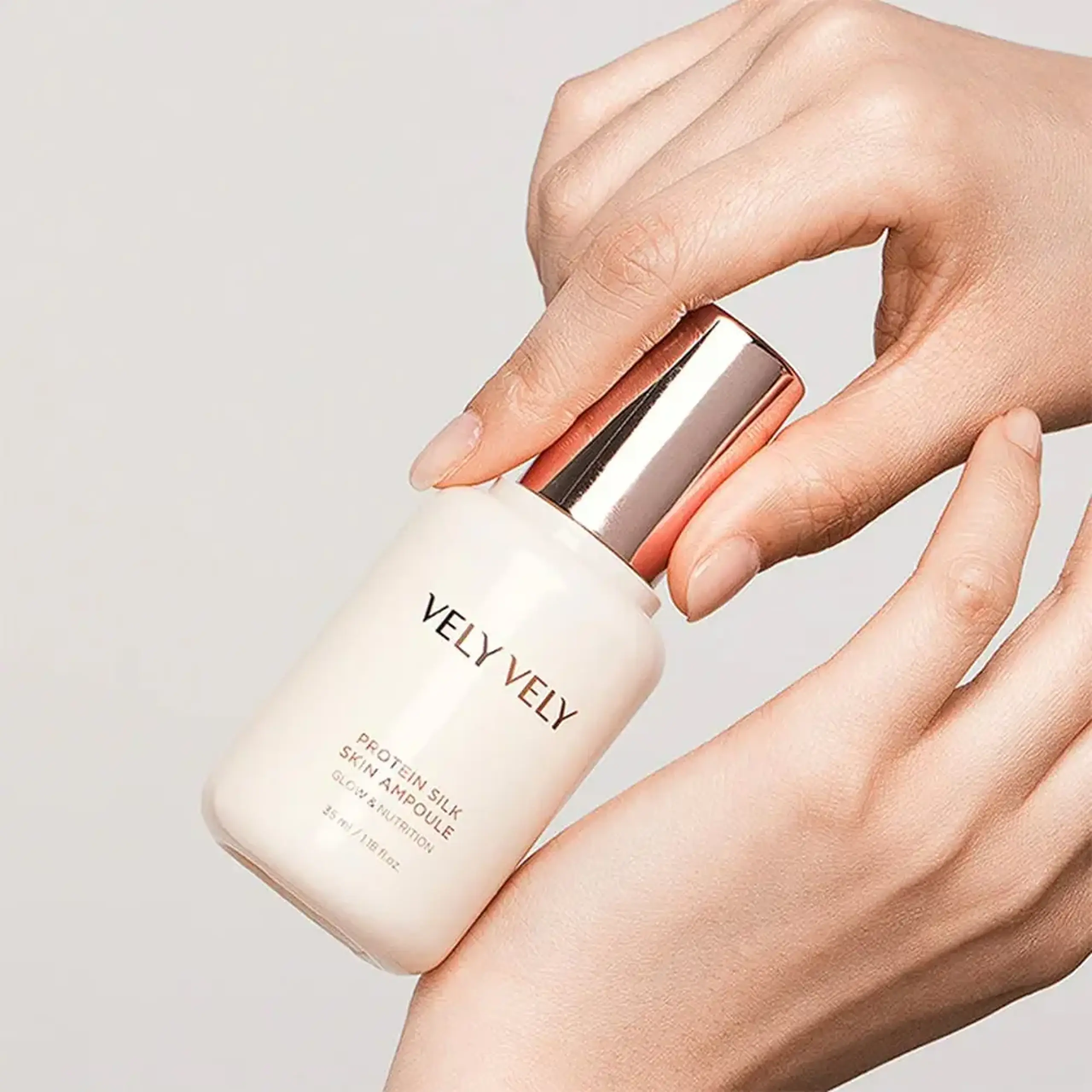 Fiolă cu proteine din lapte și mătase Vely Vely Protein Silk Skin Ampoule 35ml