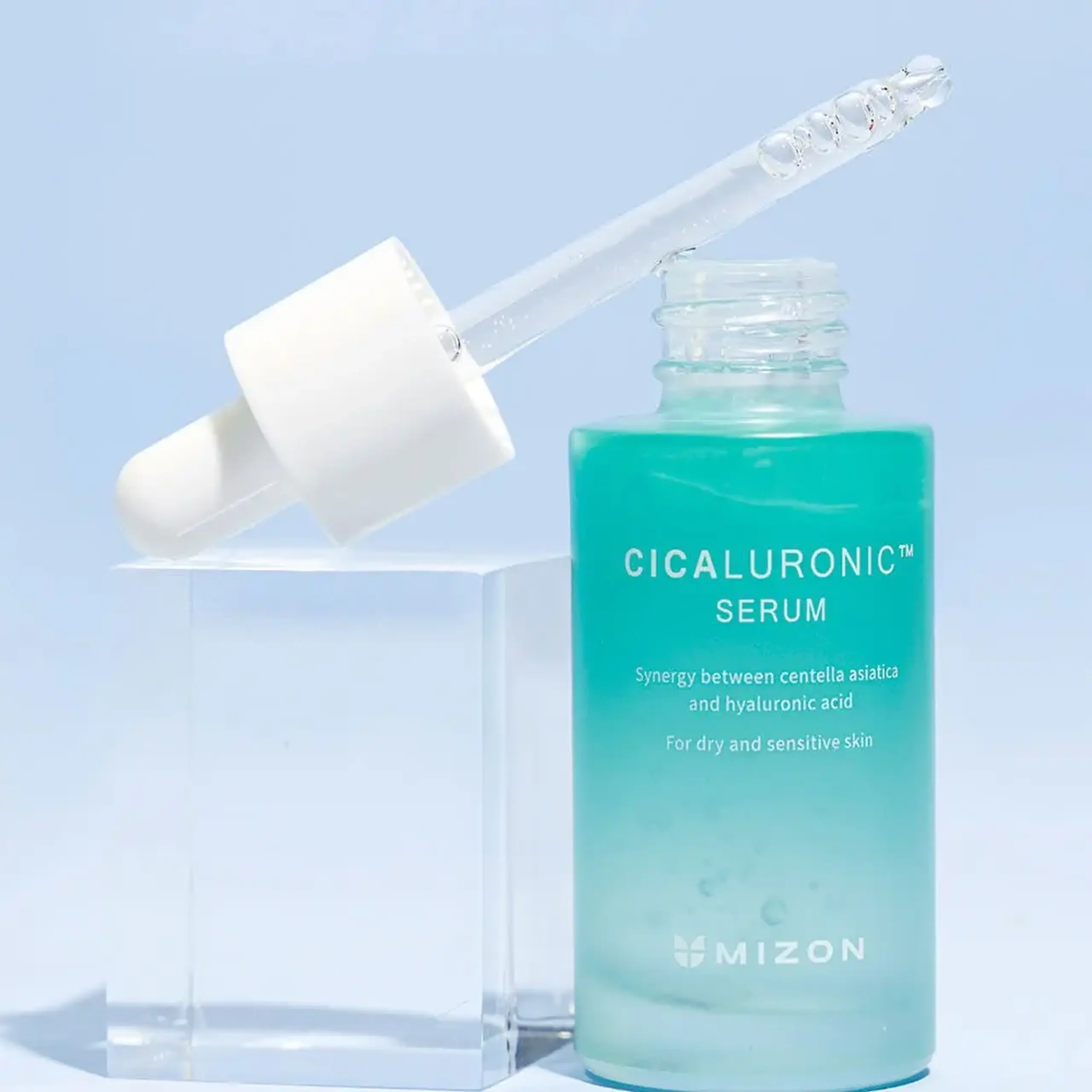Ser hidratant cu 8 tipuri de acid hialuronic Mizon Cicaluronic Serum 30ml