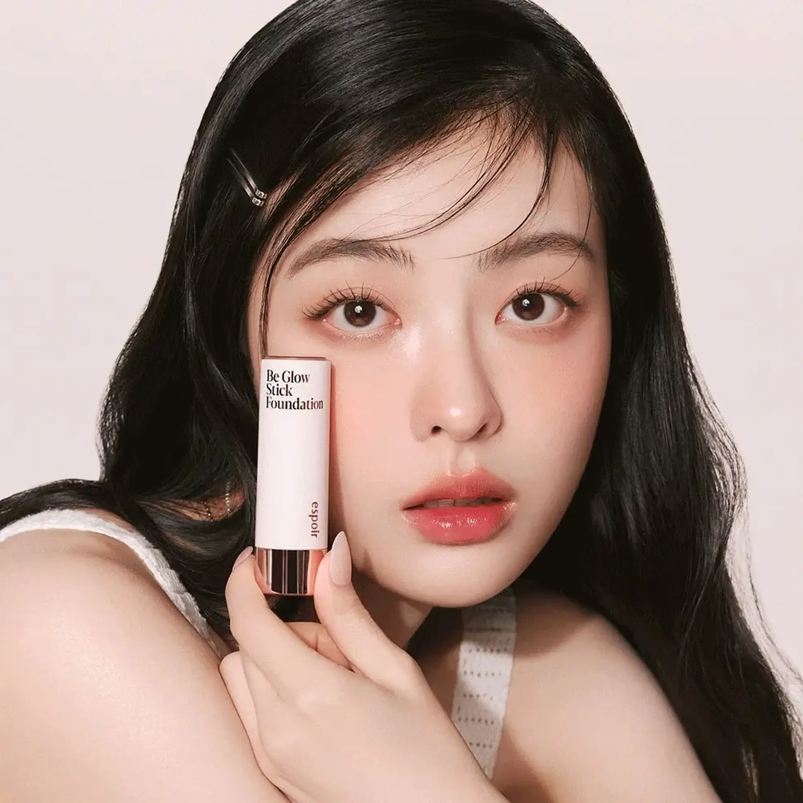 Fond de ten în stick cu finisaj luminos Espoir Pro Tailor Be Glow Stick Foundation Spf 50+++