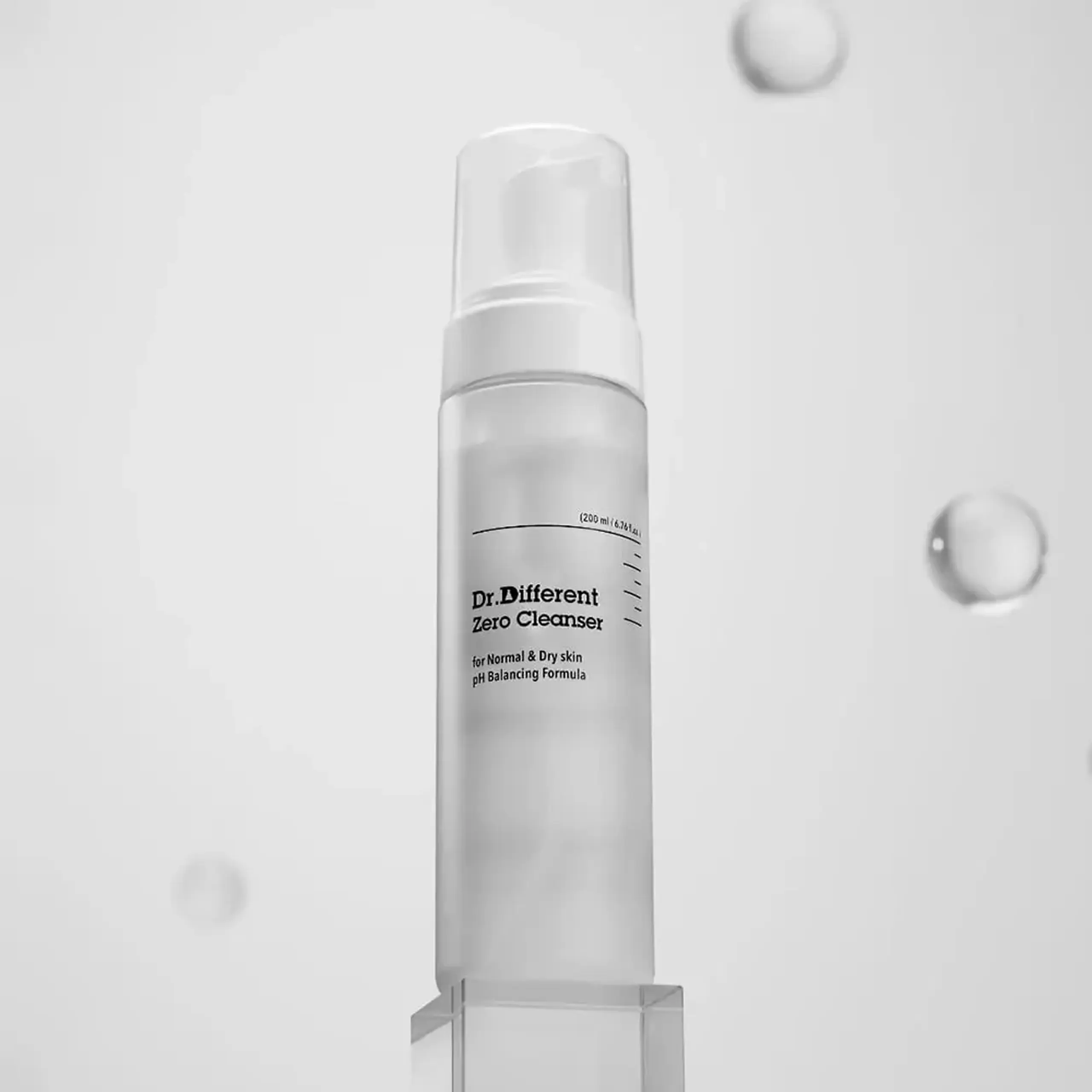 Spumă de curățare ultra-delicată Dr.Different Zero Cleanser for Normal &amp; Dry Skin 200ml