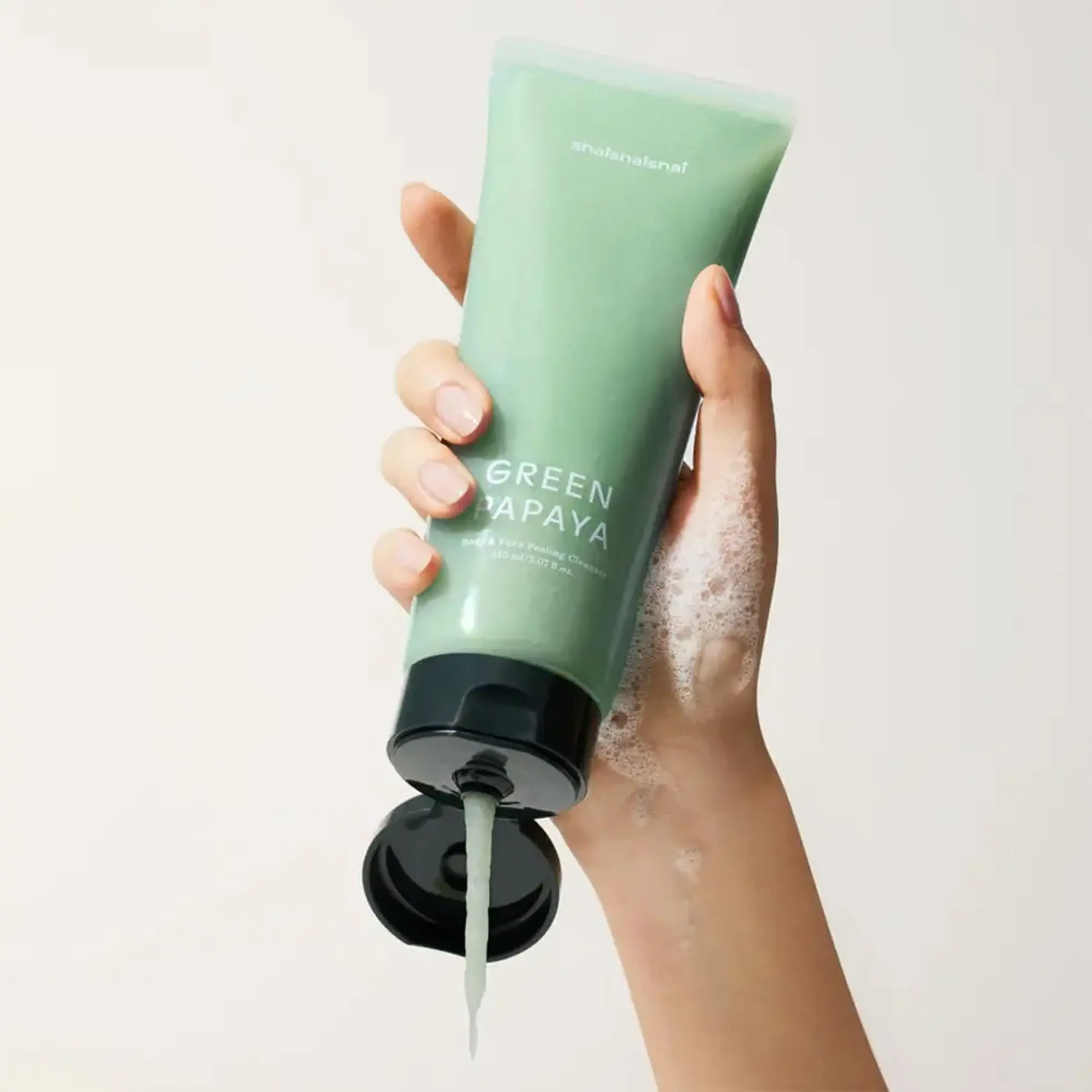 Cleanser exfoliant delicat pentru față și corp shaishaishai Green Papaya Body &amp; Face Peeling Cleanser 150ml