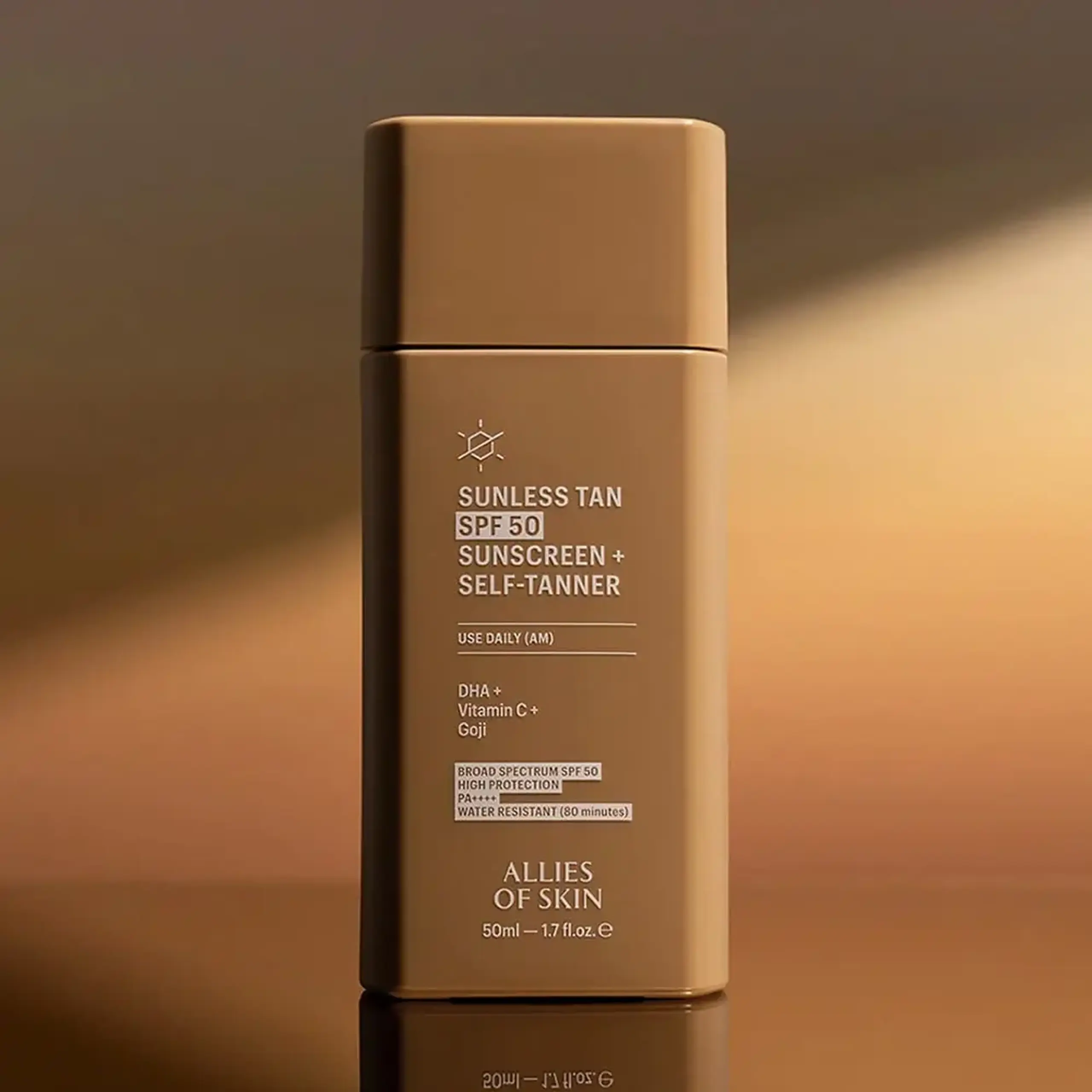 Cremă de protecție solară cu efect autobronzant Allies of Skin Sunless Tan Spf 50 Daily Sunscreen + Self-tanner 50ml