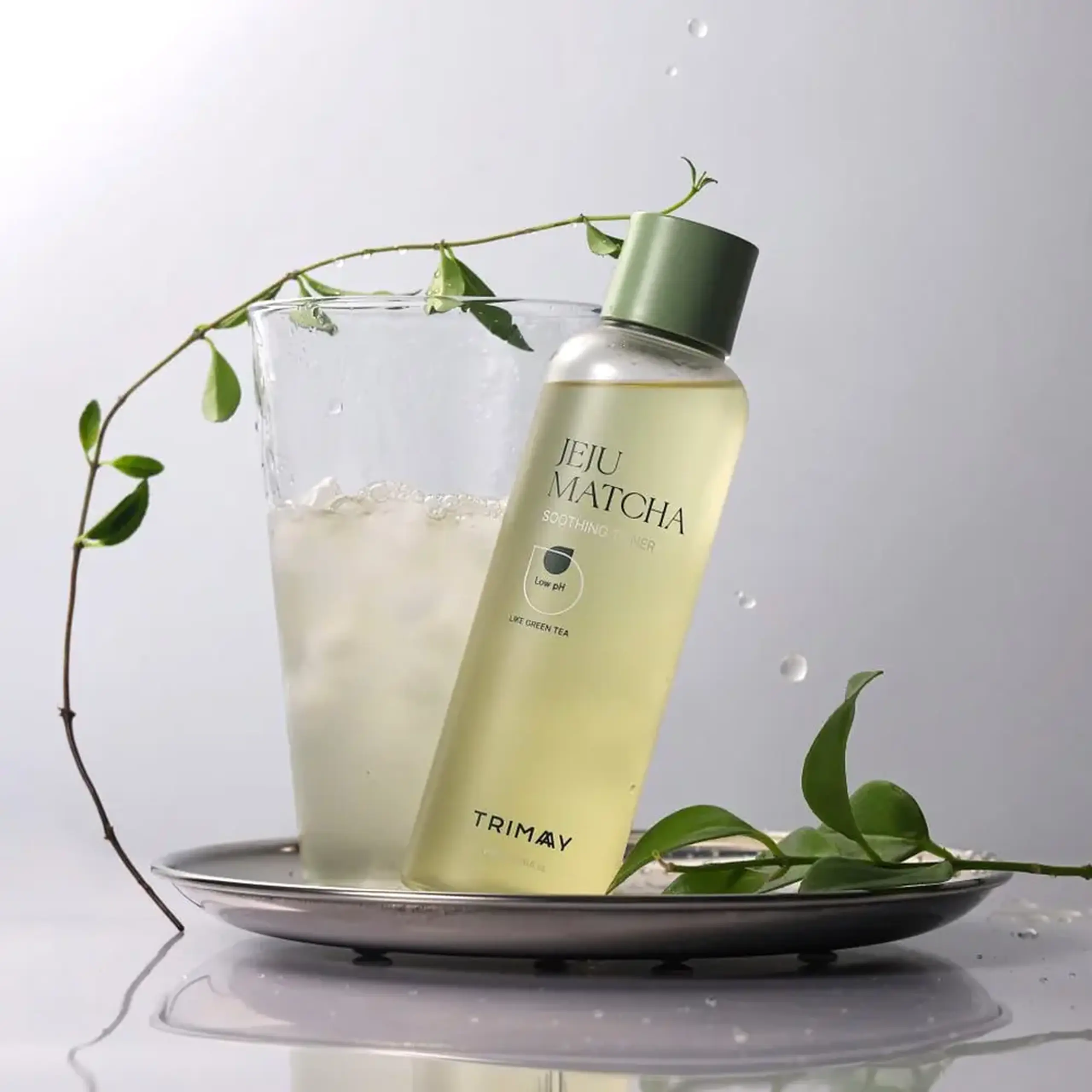 Toner cu pH scăzut pentru întărirea barierei Trimay Jeju Matcha Low pH Soothing Toner 200ml