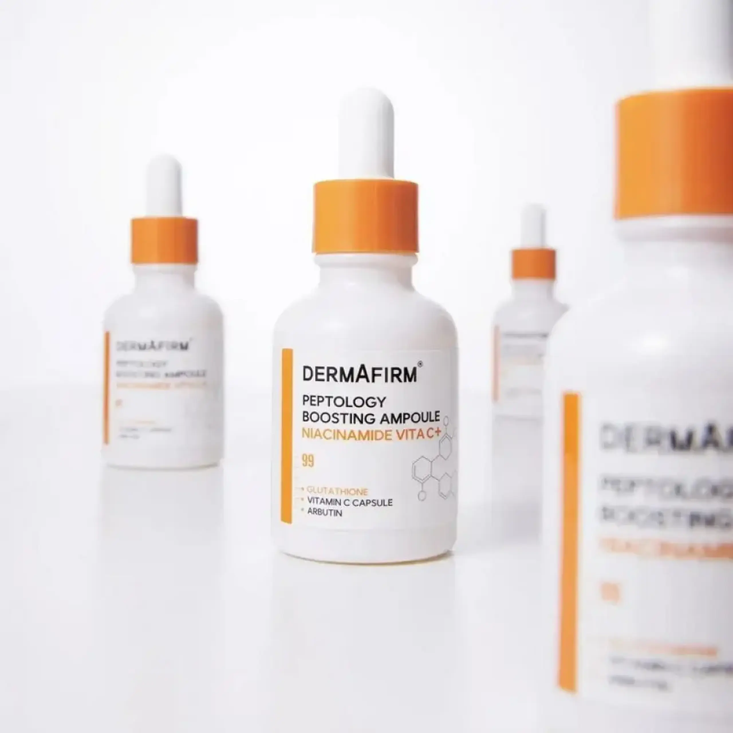 Ampulă iluminatoare Dermafirm Peptology Boosting Ampoule Niacinamide Vita+ 30ml