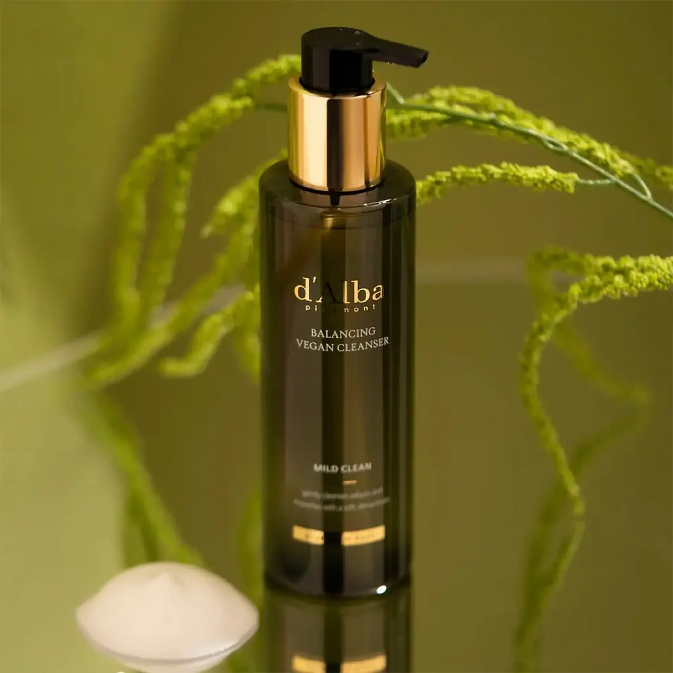 Gel de curățare D'Alba Mild Skin Balancing Vegan Cleanser 200ml