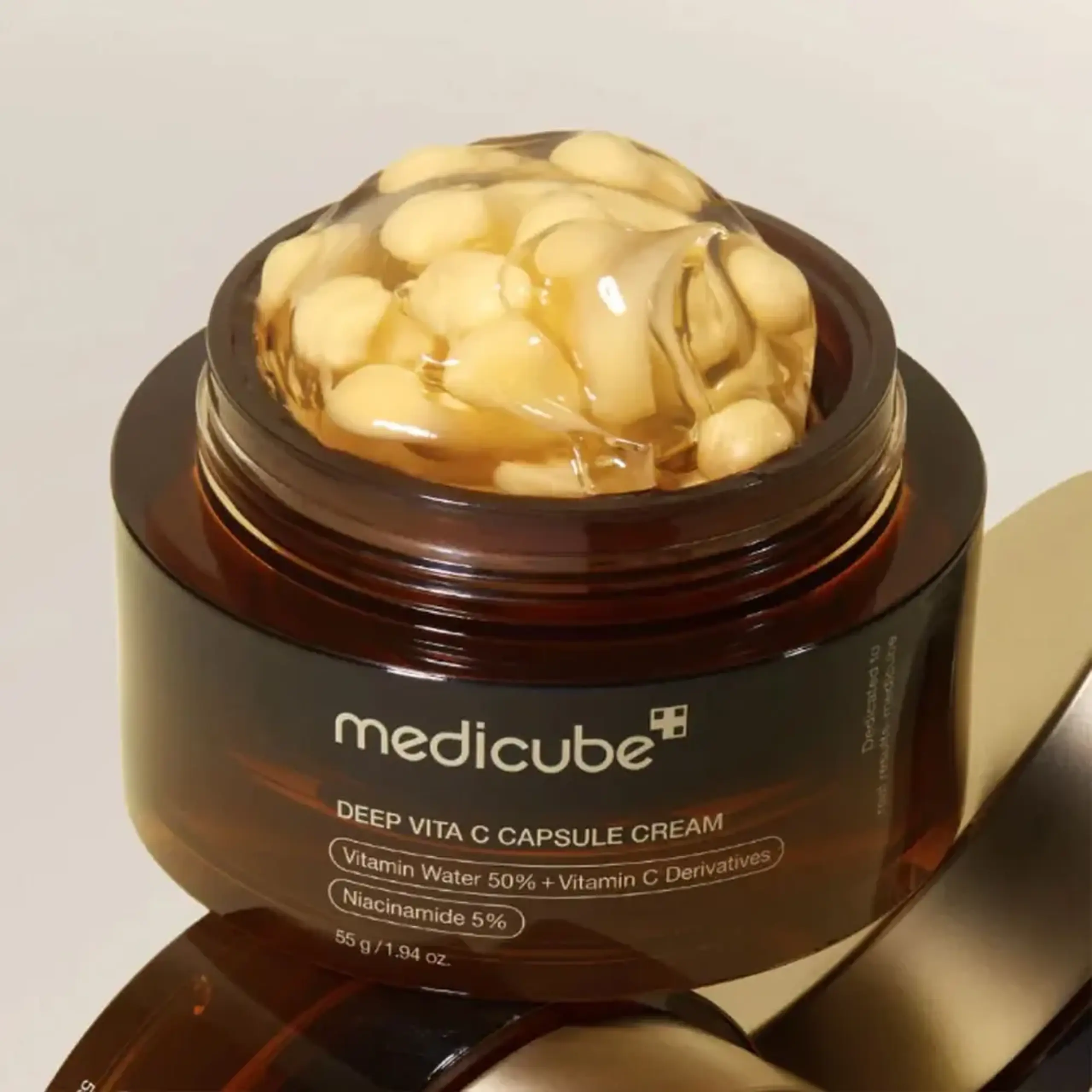 Cremă hidratantă și iluminatoare cu vitamina C Medicube Deep Vita C Capsule Cream 55 ml