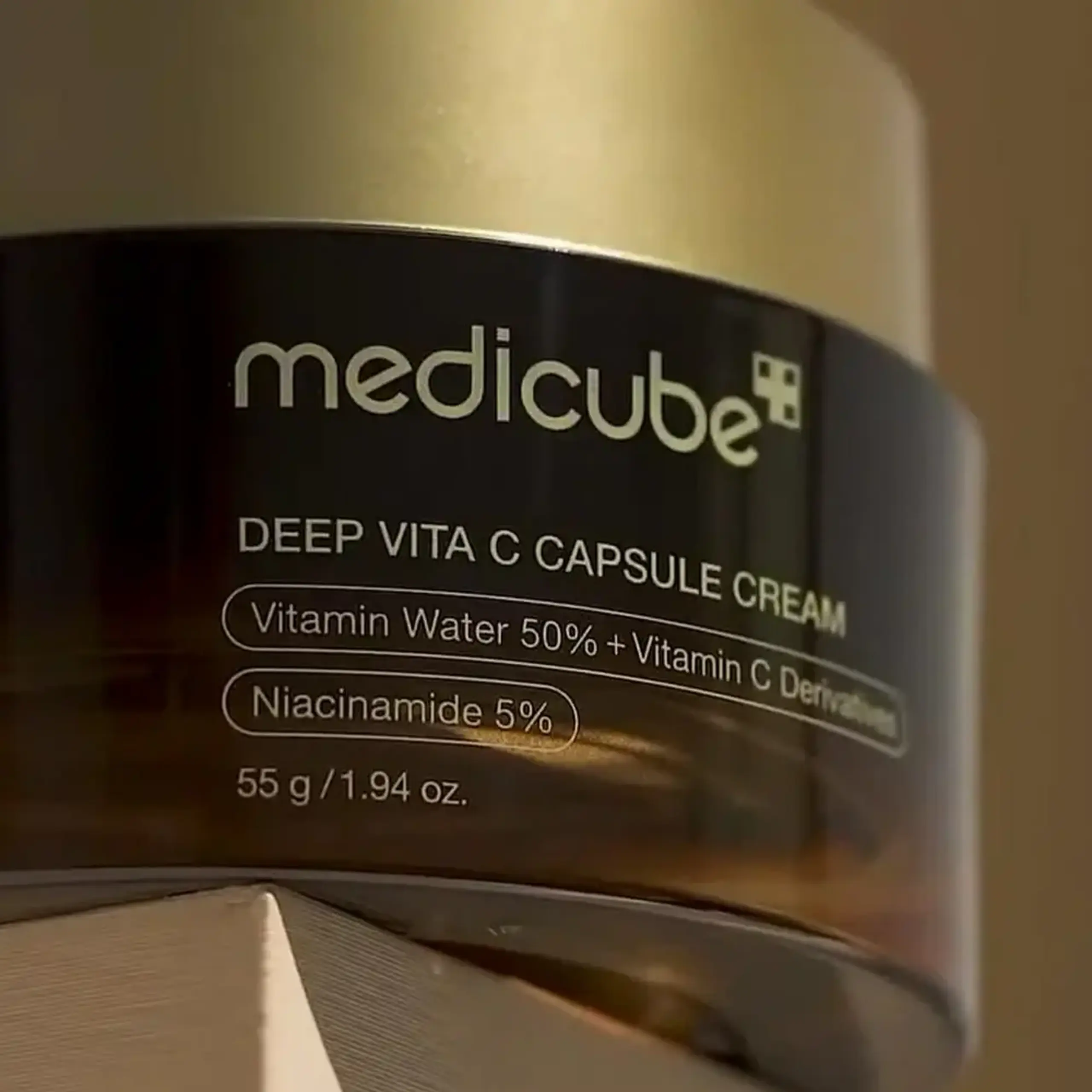 Cremă hidratantă și iluminatoare cu vitamina C Medicube Deep Vita C Capsule Cream 55 ml