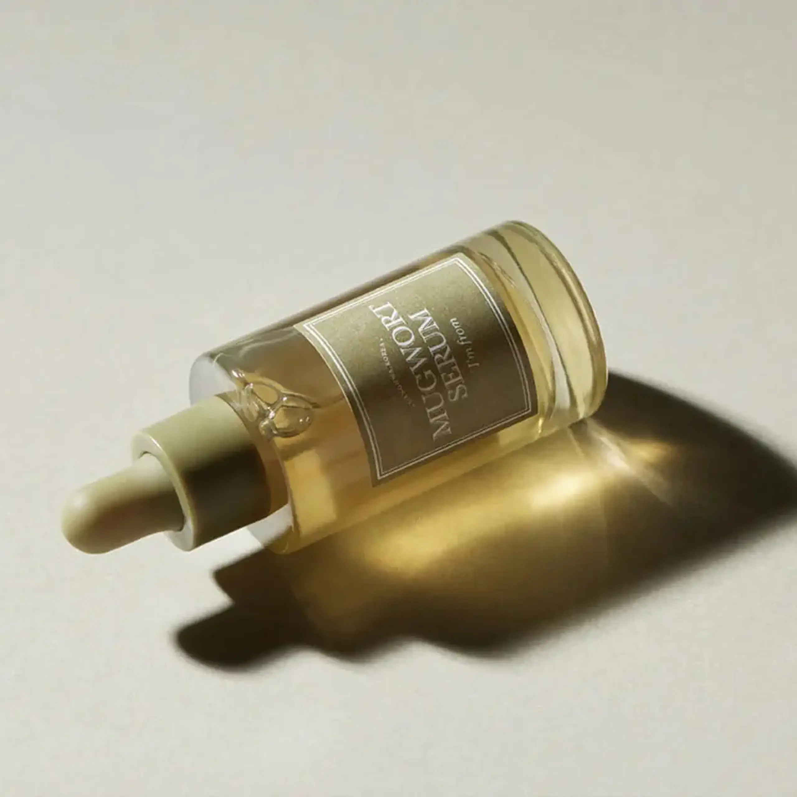 Serum calmant cu extract de pelin I'm From Mugwort Serum 30ml