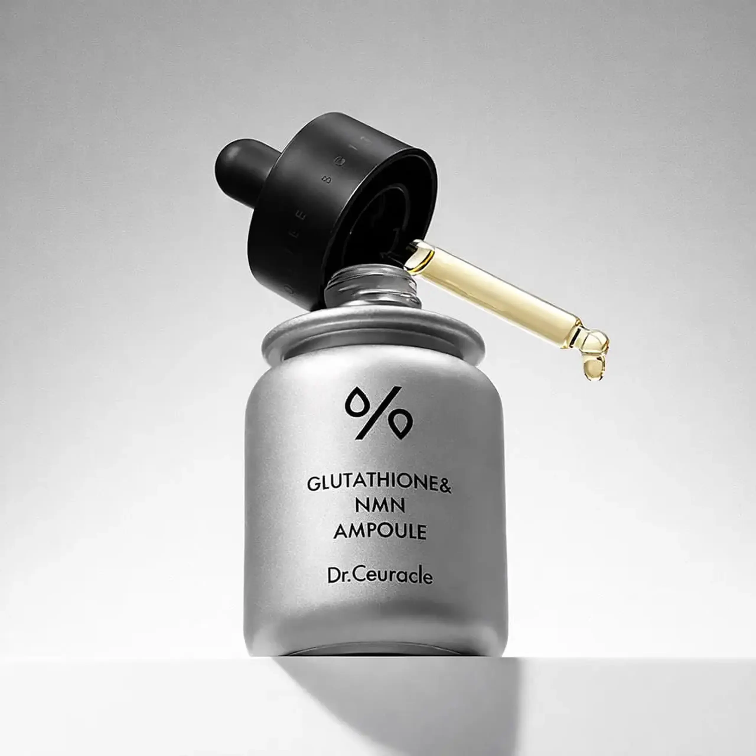Ampulă iluminatoare pentru ten neuniform Dr.Ceuracle Glutathione &amp; Nmn Ampoule 30ml