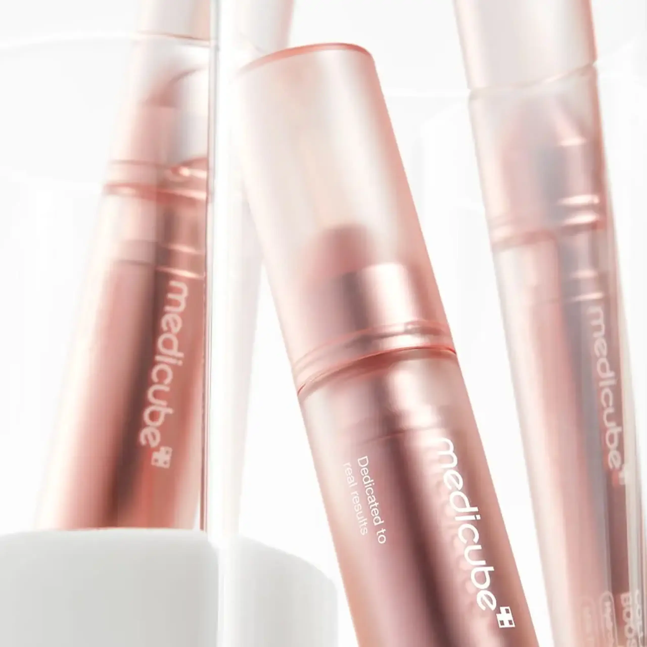 Ser booster cu colagen pentru densitate și strălucire Medicube COLLAGEN GLOW BOOSTER SERUM 15ml