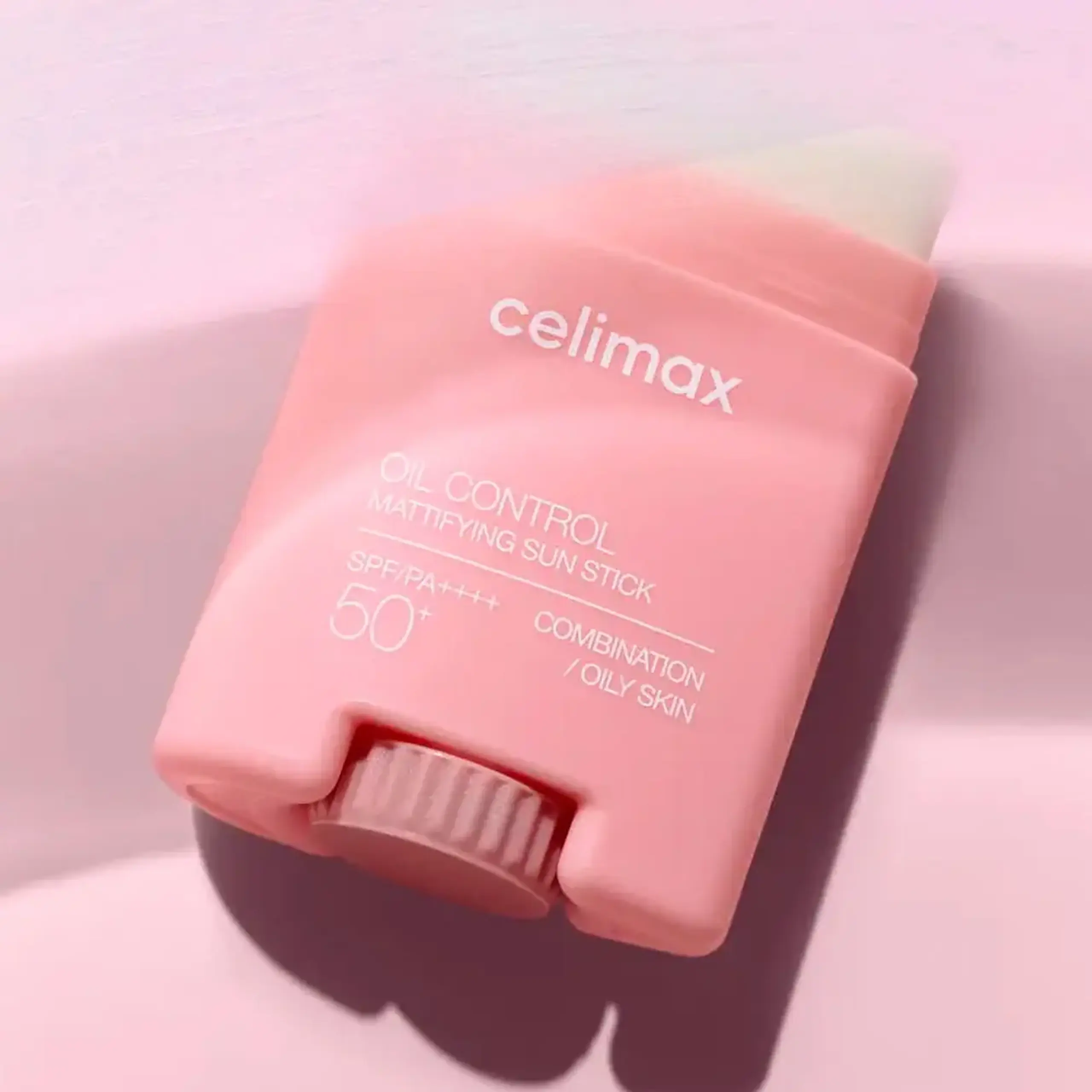 Stick solar cu efect matifiant Celimax Oil Control Mattifying Sun Stick 19g