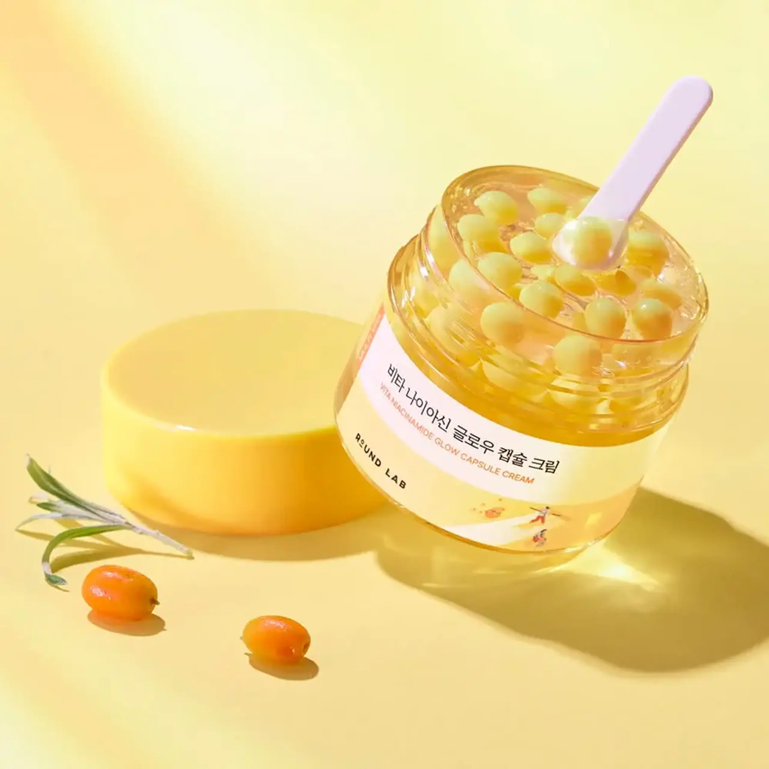 Cremă-gel iluminatoare cu niacinamidă Round Lab Vita Niacinamide Glow Capsule Cream 50ml