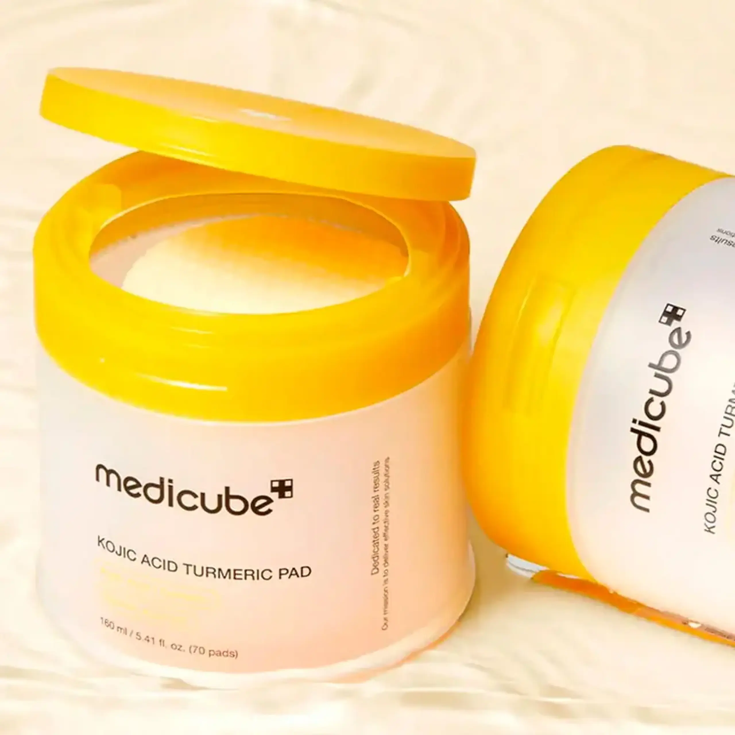 Discuri exfoliante iluminante cu Acid Kojic Medicube Kojic Acid Turmeric Pad 70 pcs