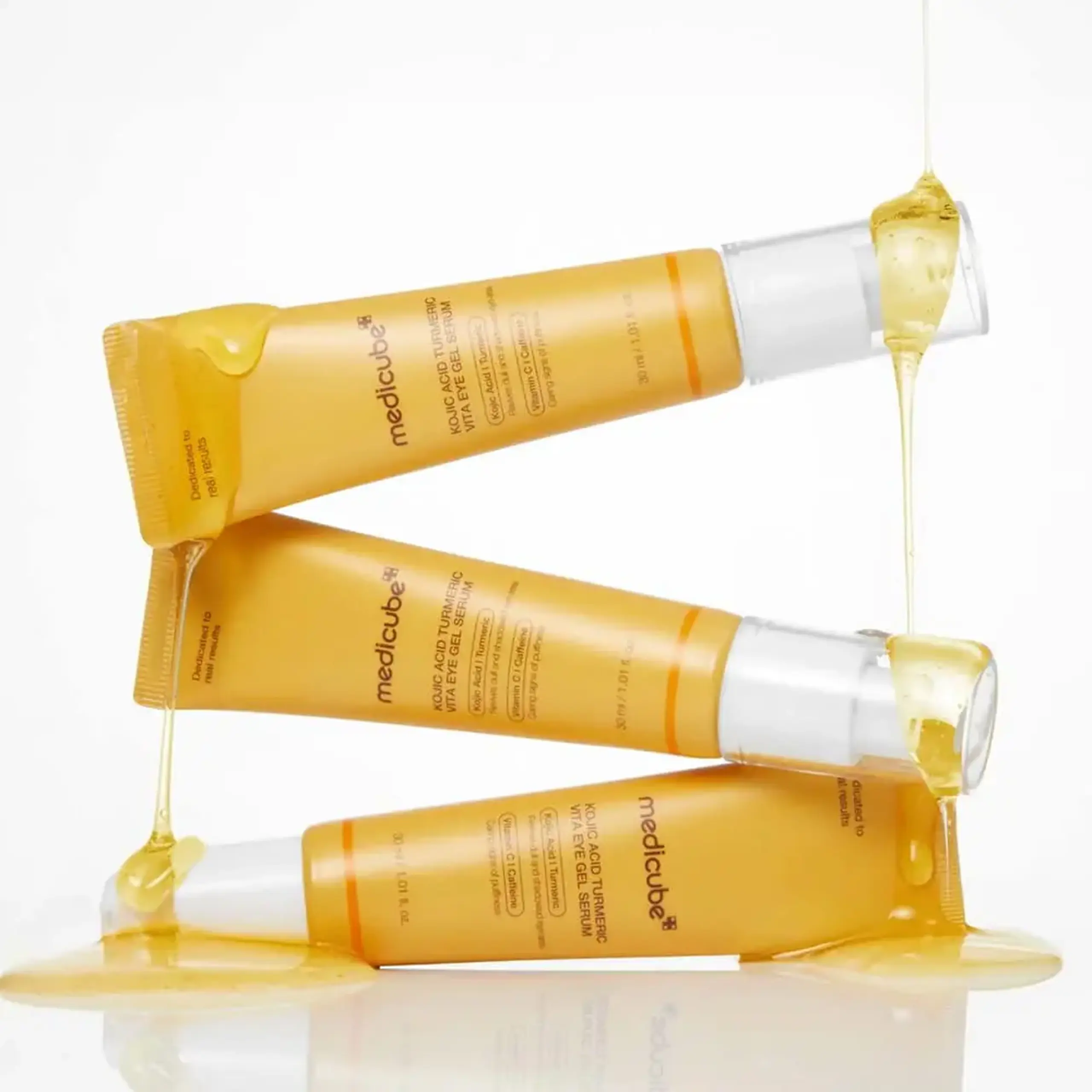 Ser-gel pentru zona din jurul ochilor cu efect de iluminare Medicube Kojic Acid Turmeric Vita Eye Gel Serum 30 ml