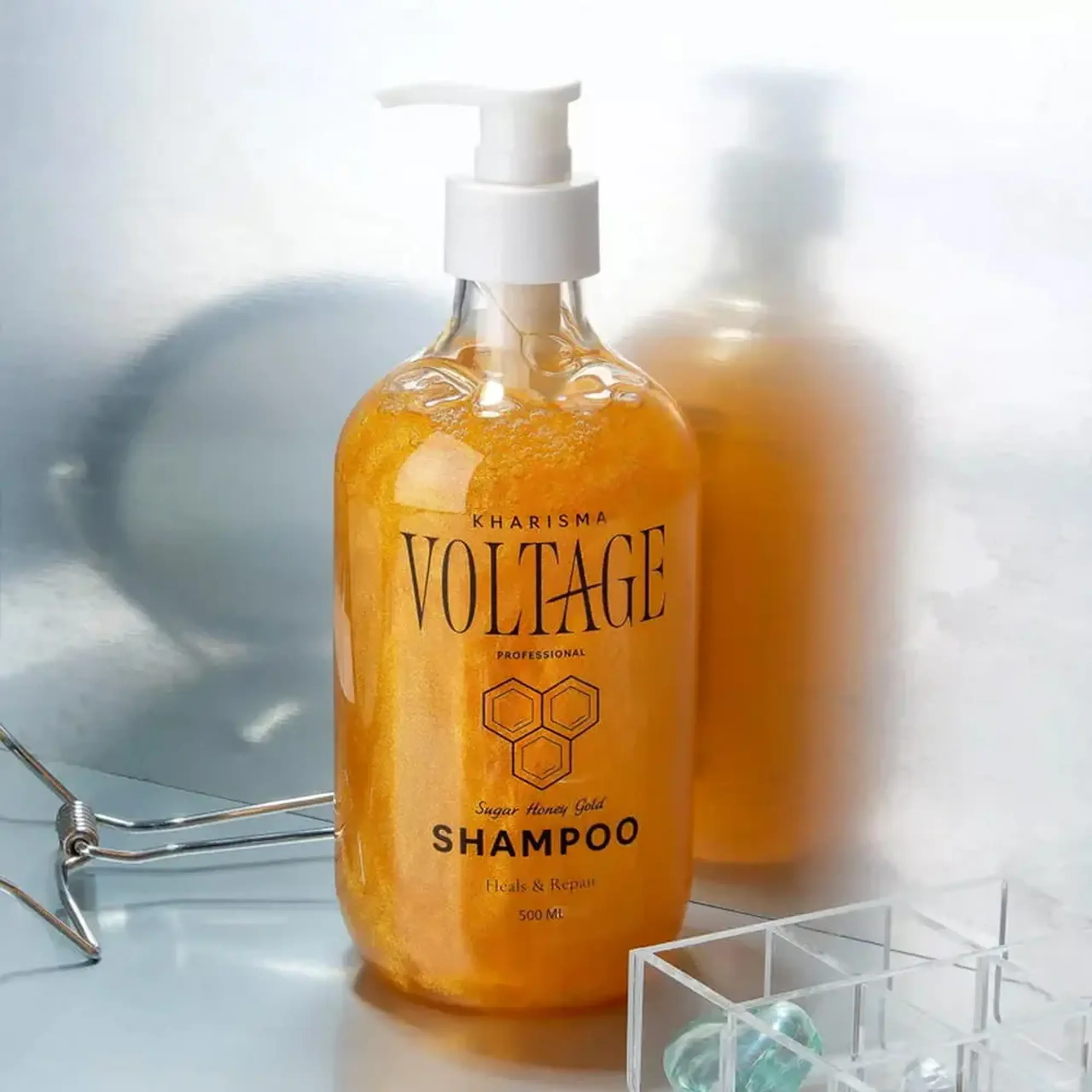 Șampon reparator pentru păr deteriorat KHARISMA VOLTAGE sugar honey gold hair shampoo 500ml