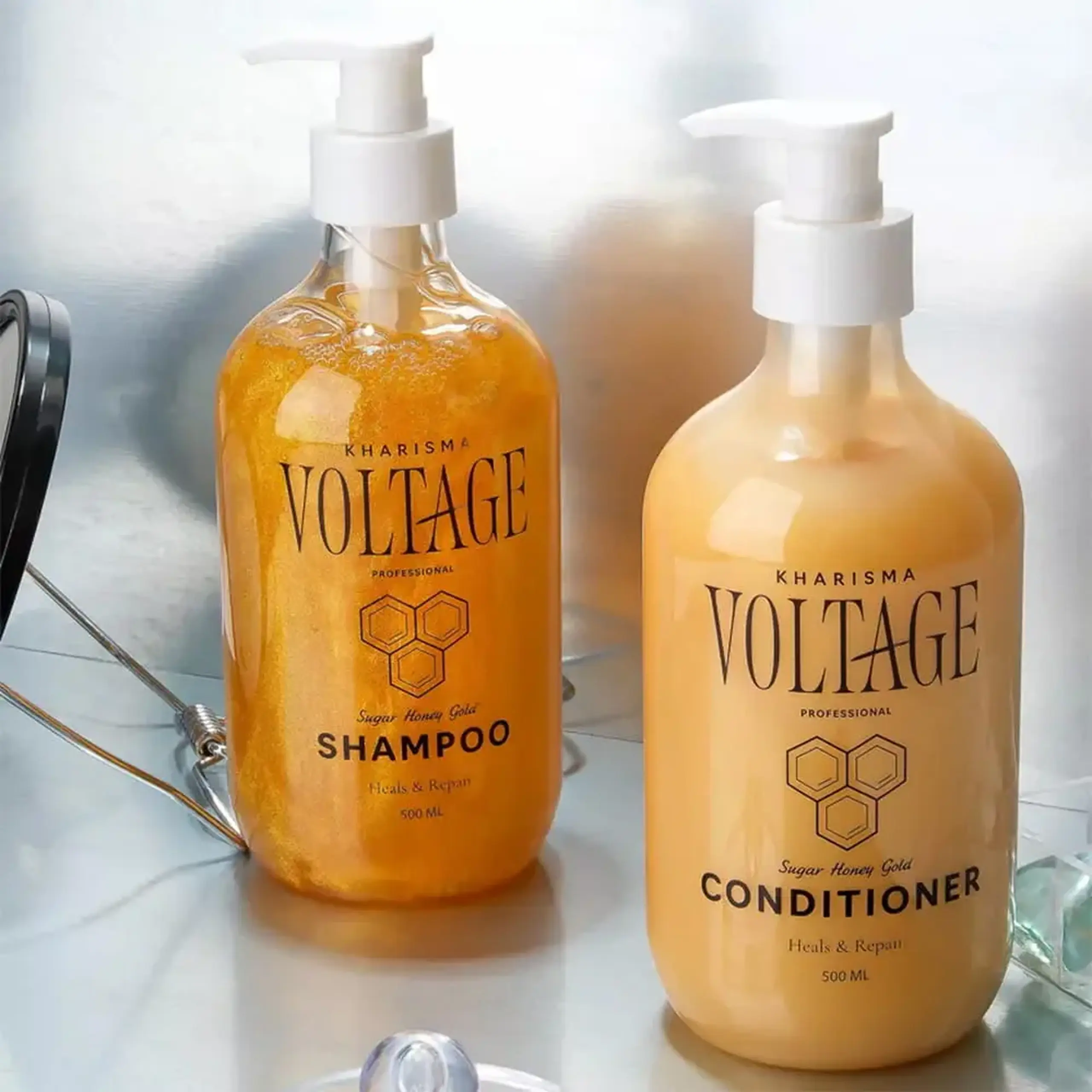 Șampon reparator pentru păr deteriorat KHARISMA VOLTAGE sugar honey gold hair shampoo 500ml