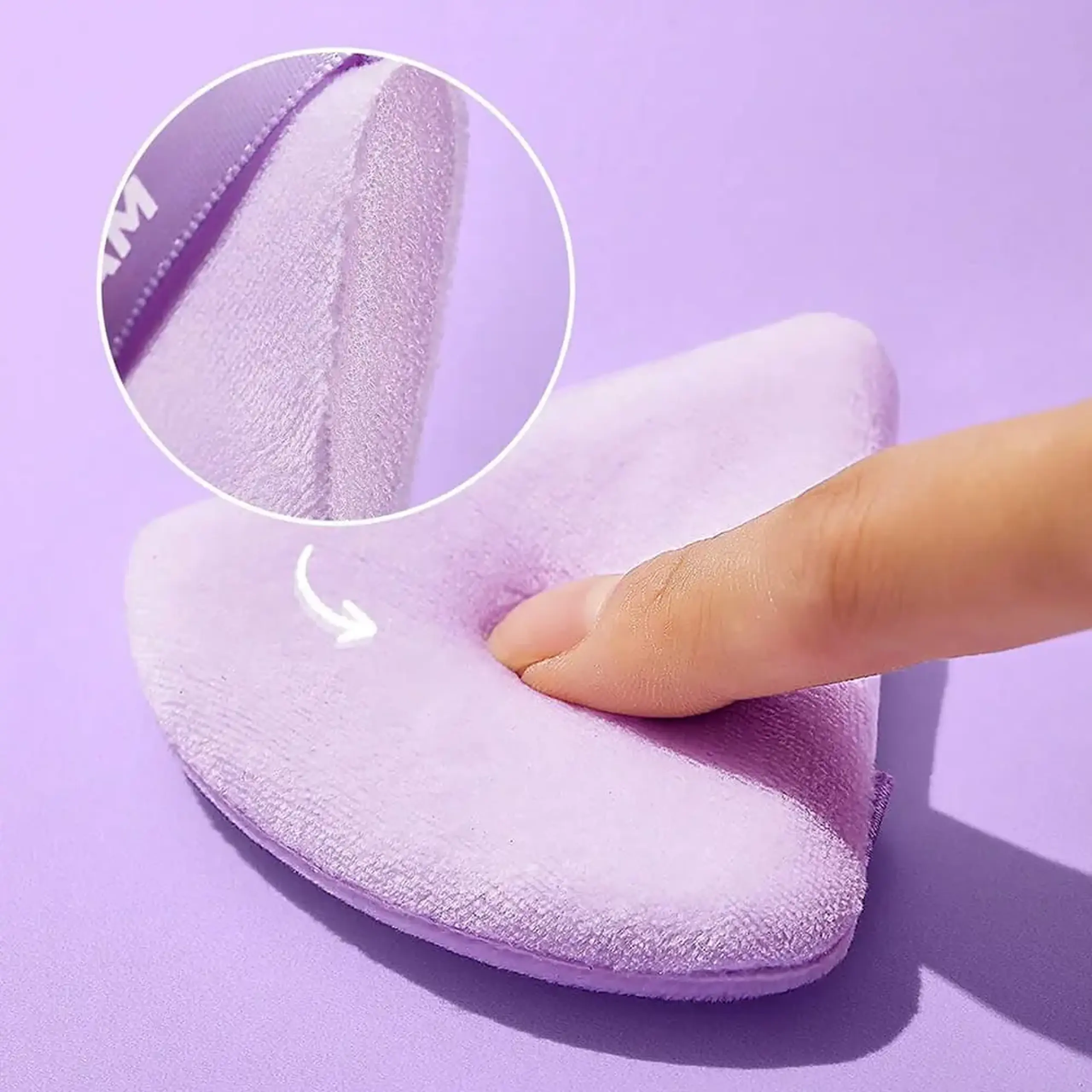 Burete puf pentru aplicarea pudrei Sheglam Insta-Ready Powder Puff