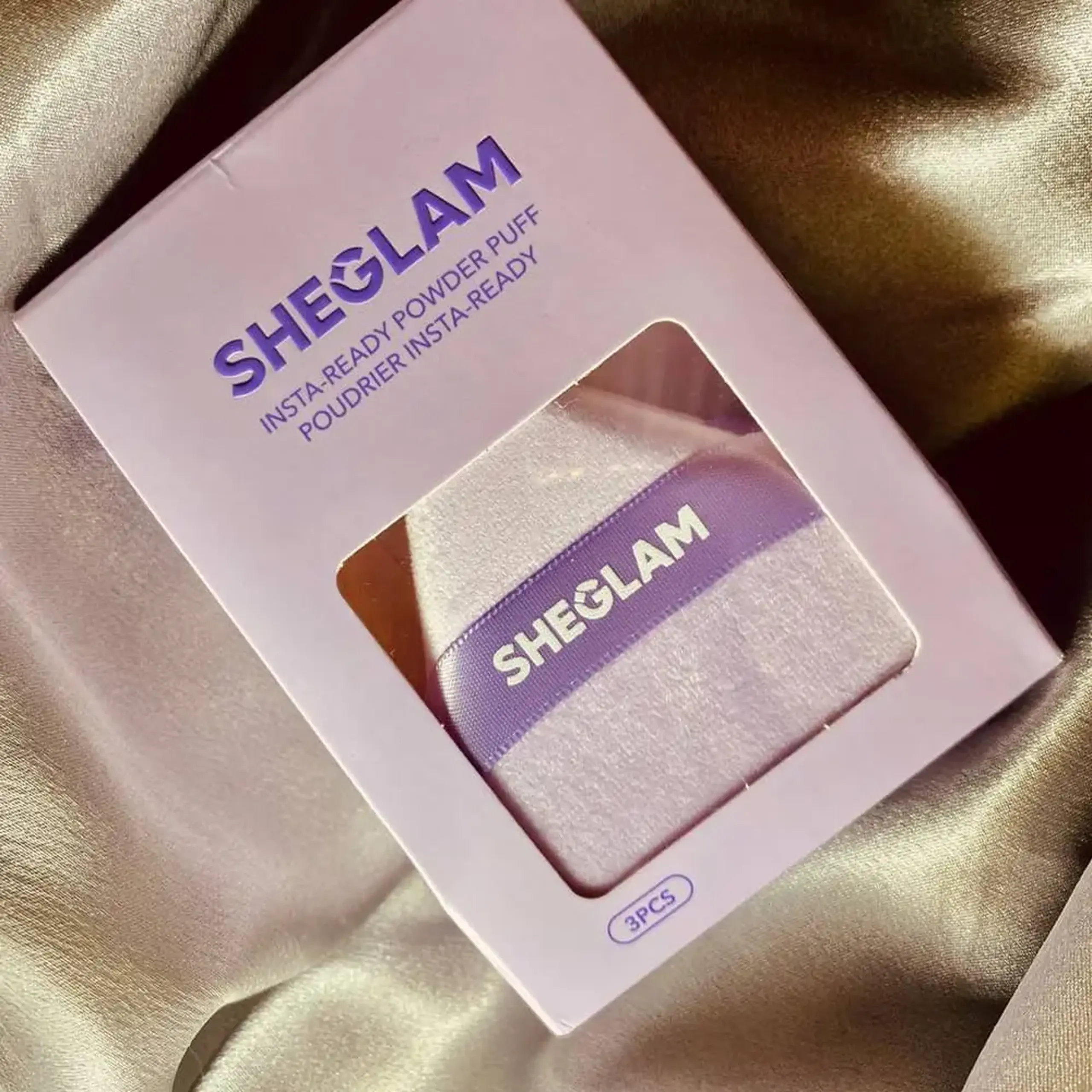 Burete puf pentru aplicarea pudrei Sheglam Insta-Ready Powder Puff