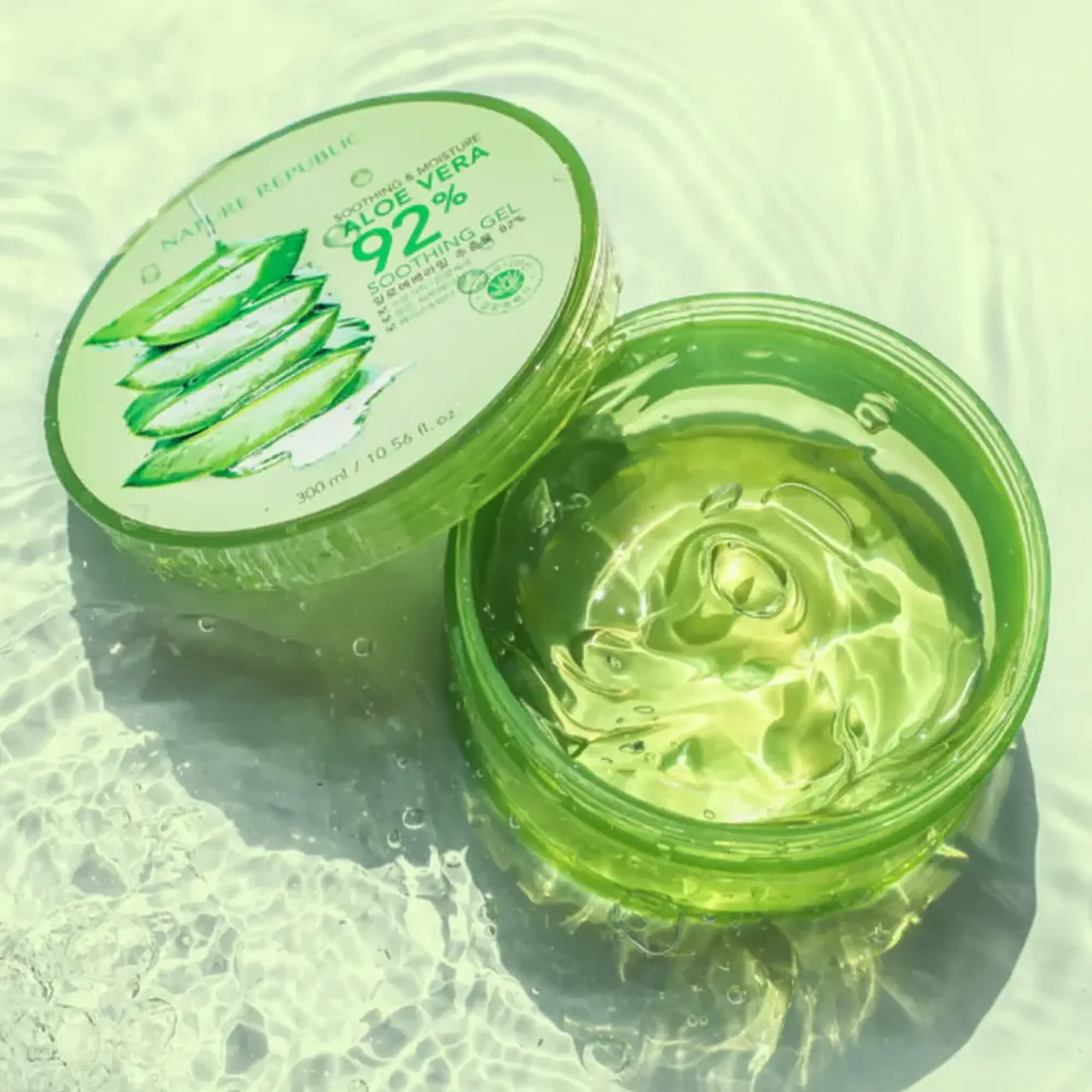 Gel calmant cu 92% extract de aloe vera NATURE REPUBLIC - Soothing &amp; Moisture Aloe Vera 92% Soothing Gel