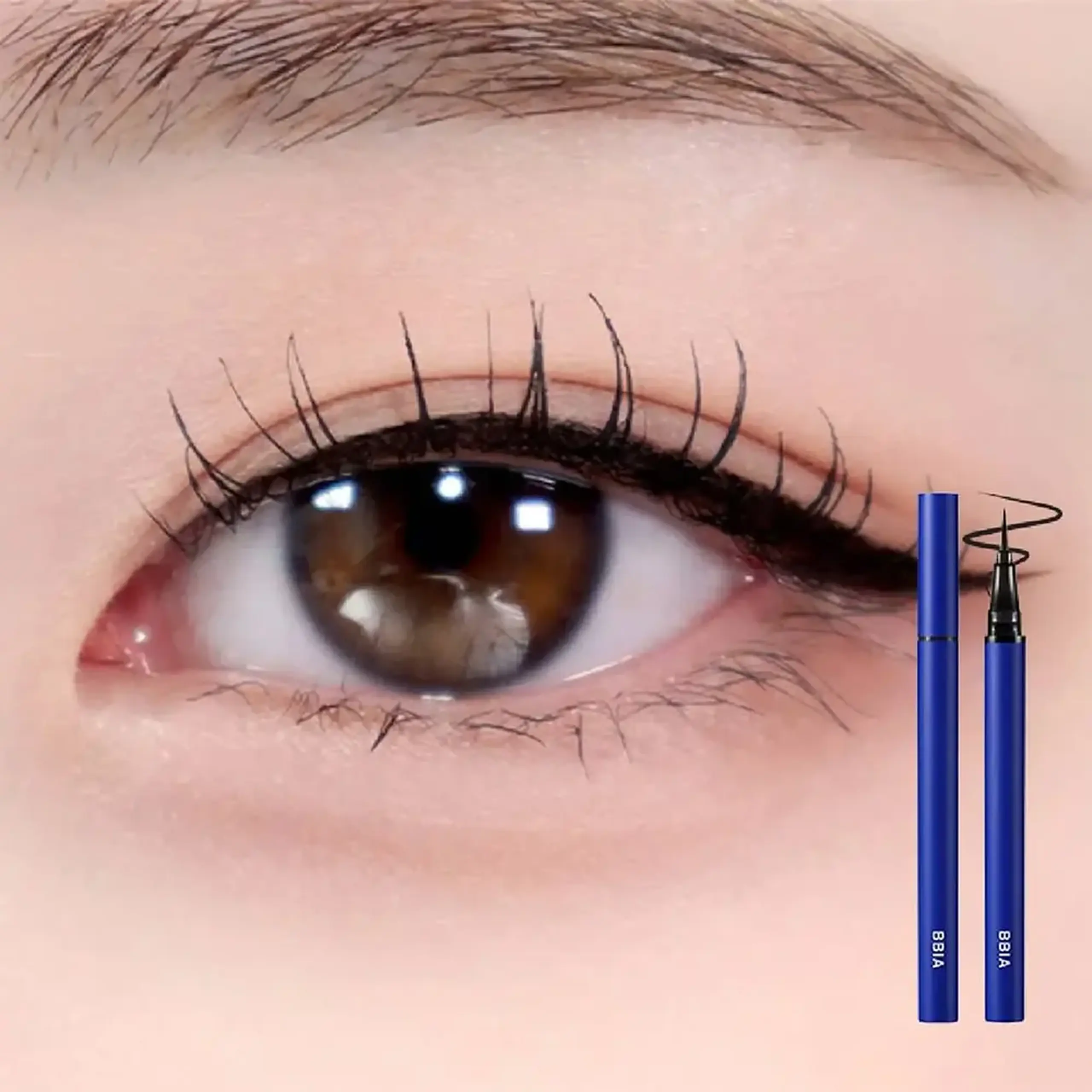Eyelinerul rezistent la apă cu finisaj mat BBIA Never Die Brush Eyeliner 01 Matte Black #8449