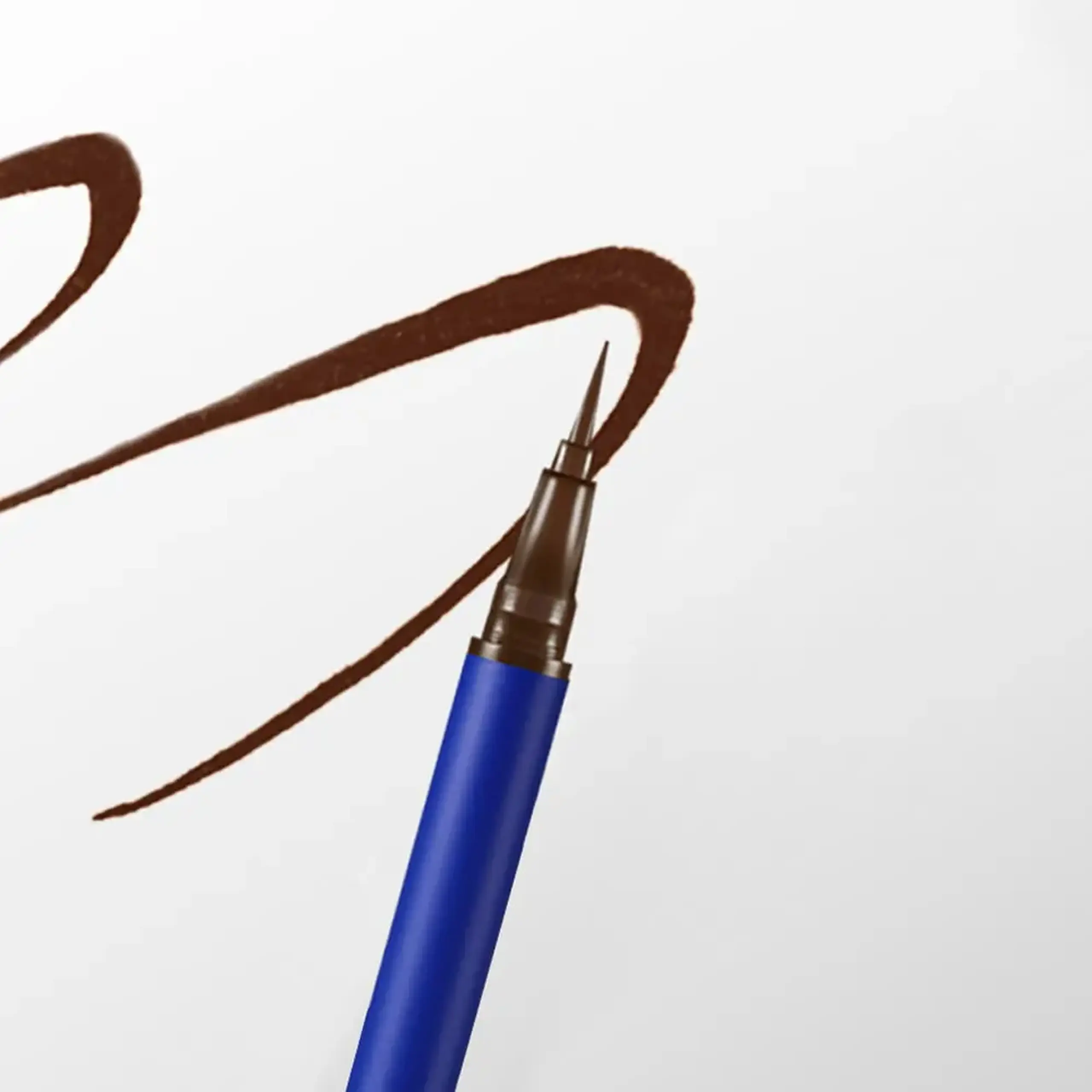 Eyelinerul rezistent la apă cu finisaj mat BBIA Never Die Brush Eyeliner 02 Matte Brown #8456