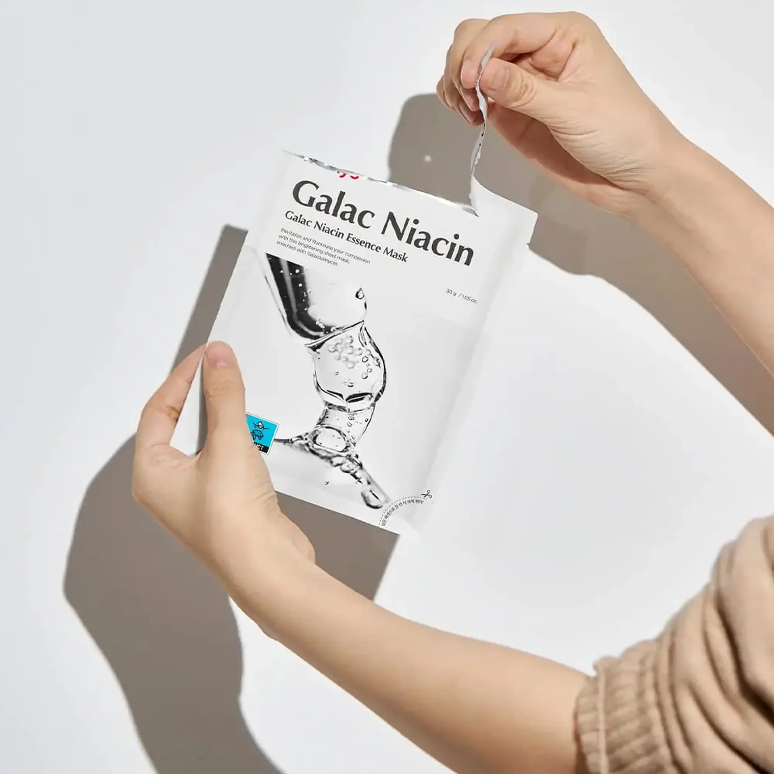 Mască hidratantă cu niacinamidă Manyo Galac Niacin Essence Mask 35g