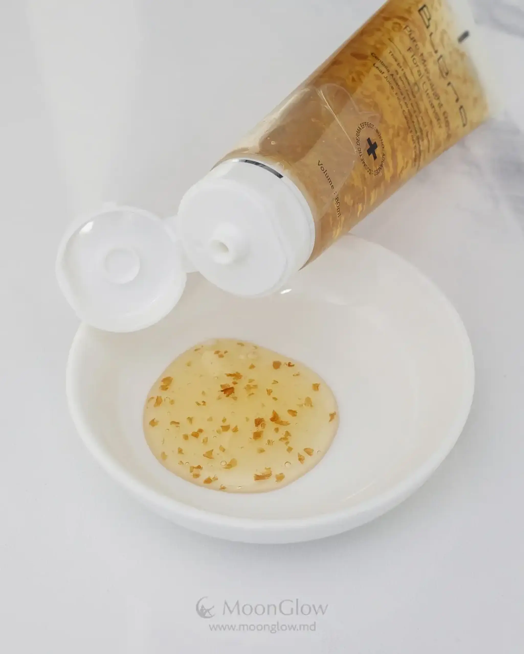 Gel de spălare cu petale de trandafir Bueno Pure Moonlight Rose Floral Cleanser 80ml