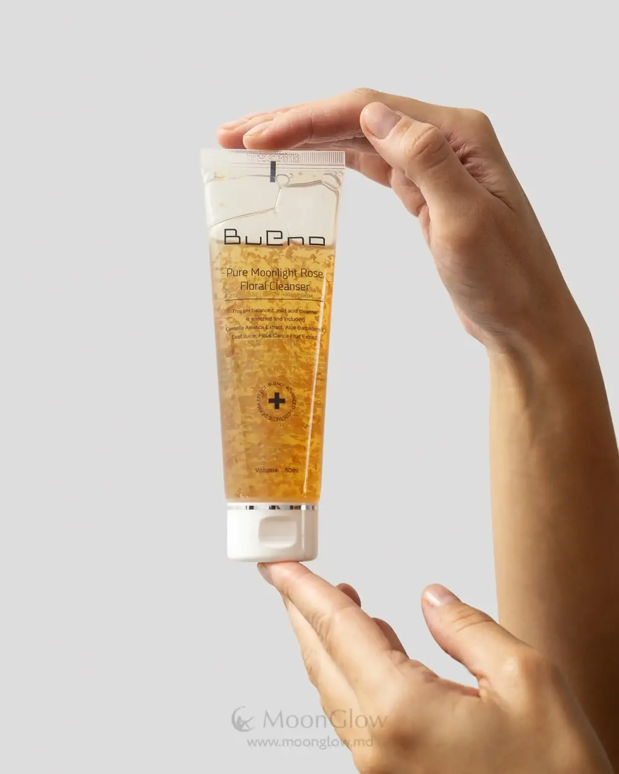 Gel de spălare cu petale de trandafir Bueno Pure Moonlight Rose Floral Cleanser 80ml