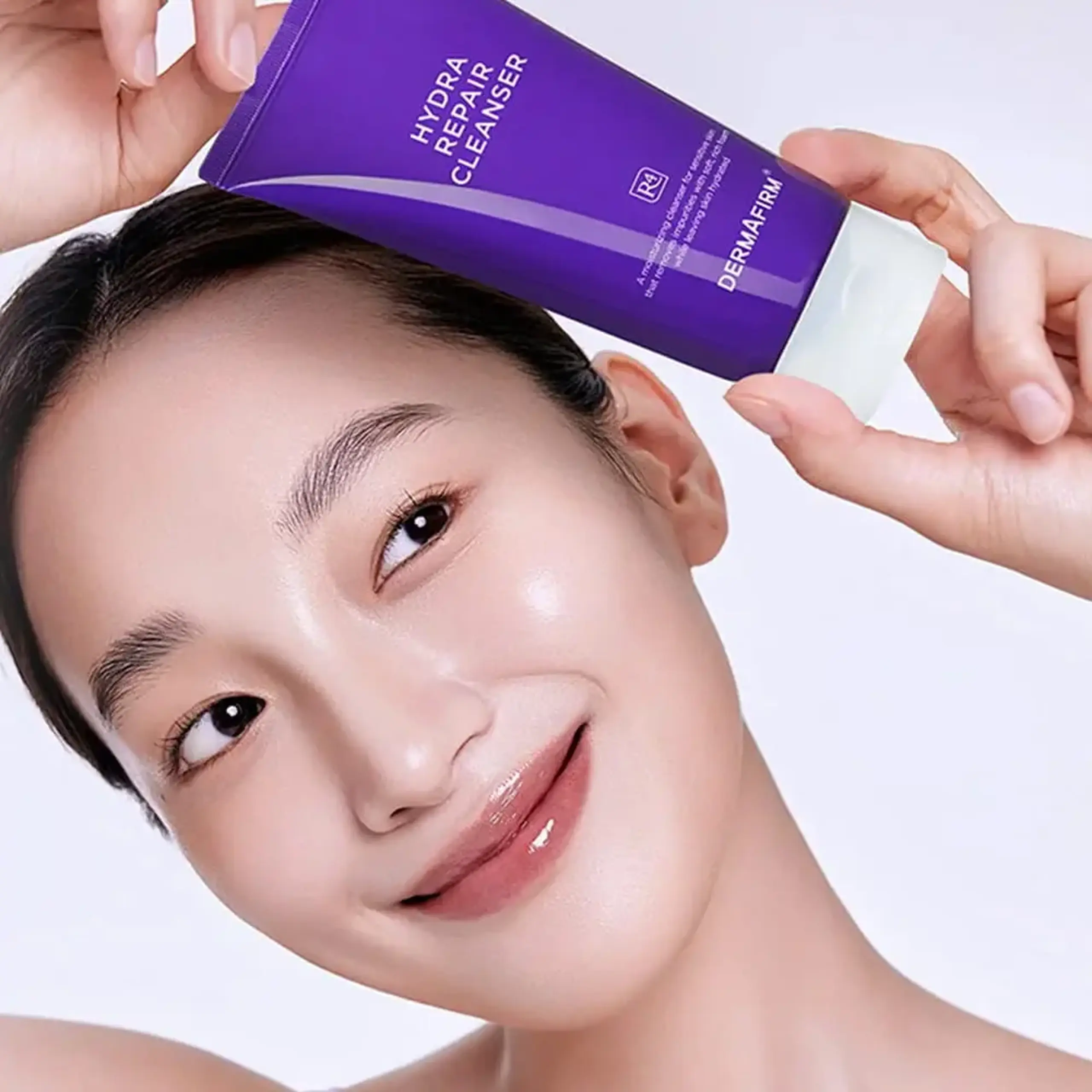 Spumă de curățare ultra-calmantă cu ph 5,5 Dermafirm Hydra Repair Cleanser R4 Perilla Purple 120ml