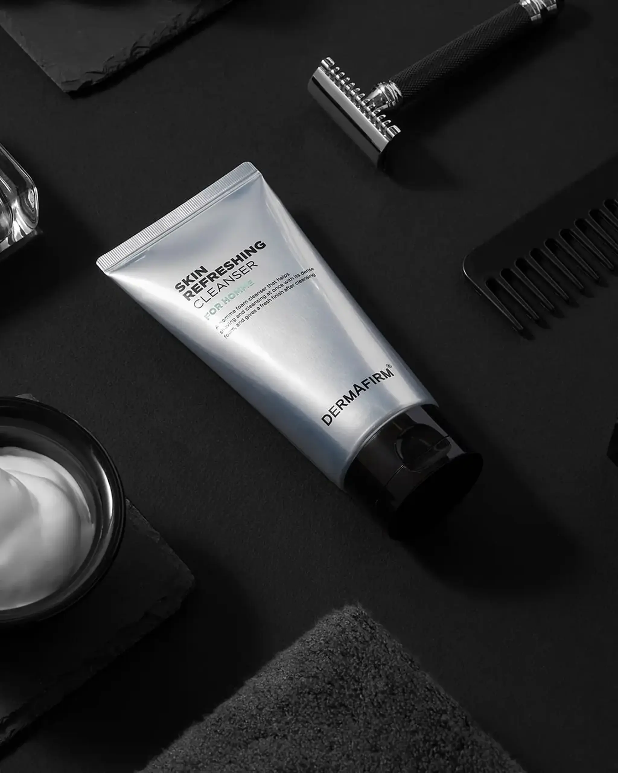 Spumă pentru faţă (ras) DERMAFIRM Skin Refreshing Cleanser for Homme 120g