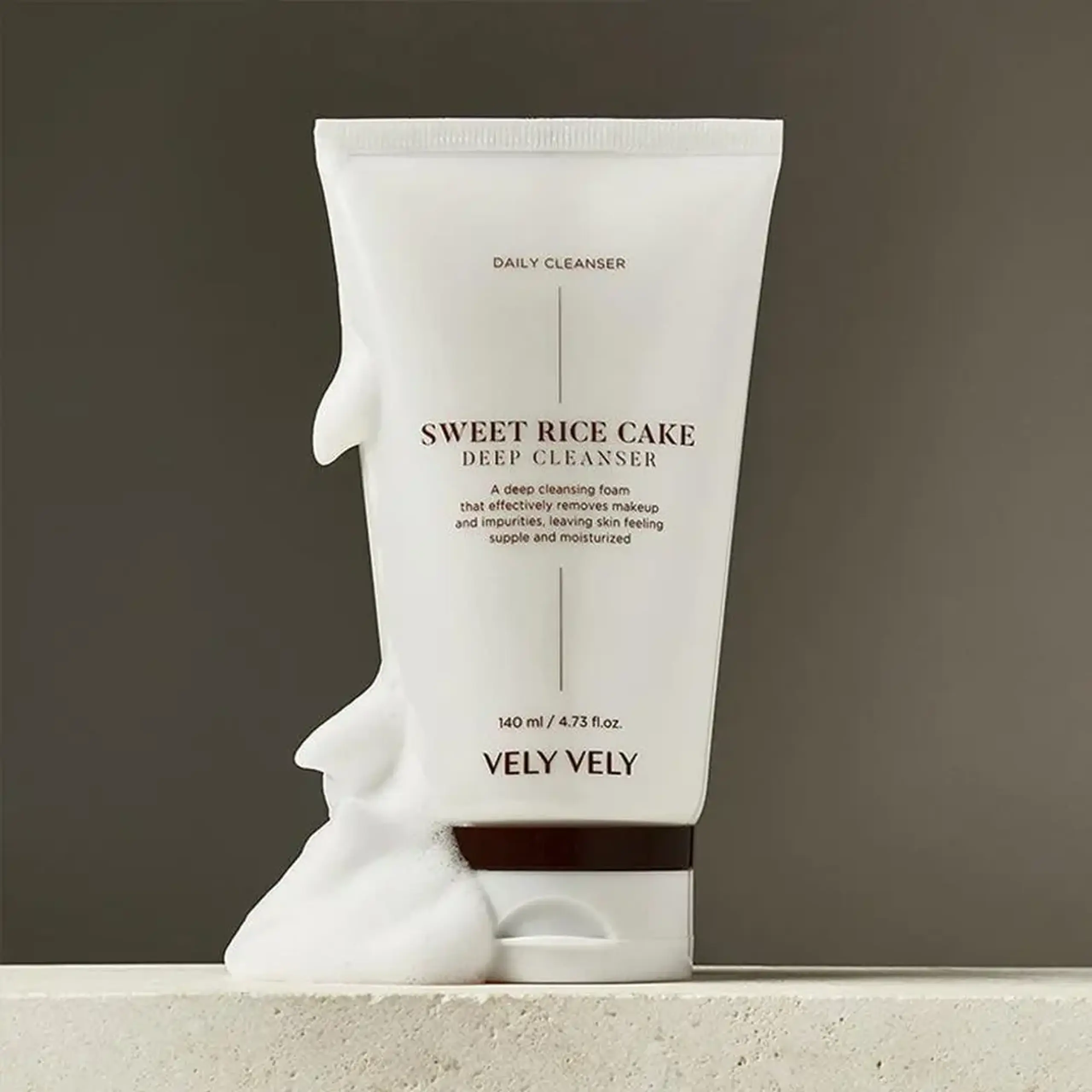Spumă de curățare VELY VELY Sweet Rice Cake Deep Cleanser 140mL