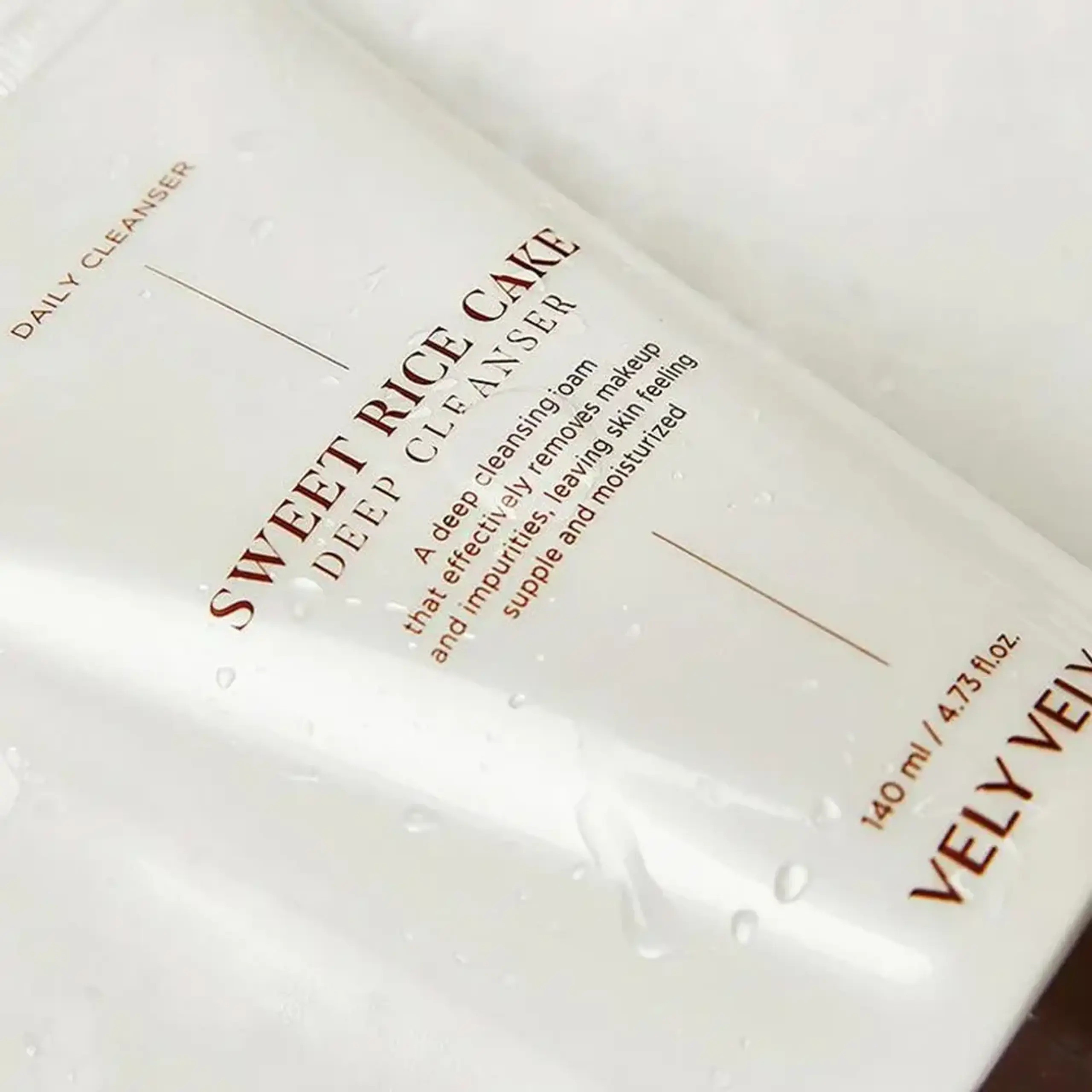 Spumă de curățare VELY VELY Sweet Rice Cake Deep Cleanser 140mL